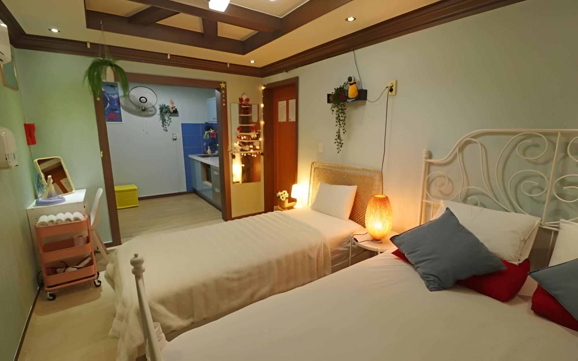Room (Yellow 1st floor (bed 3))