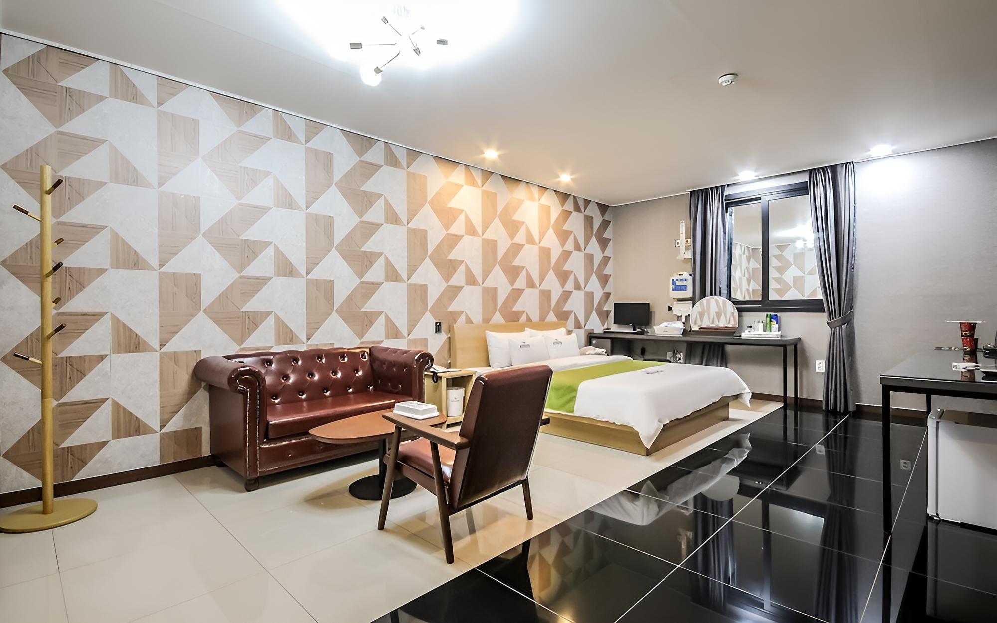 Room (Business)