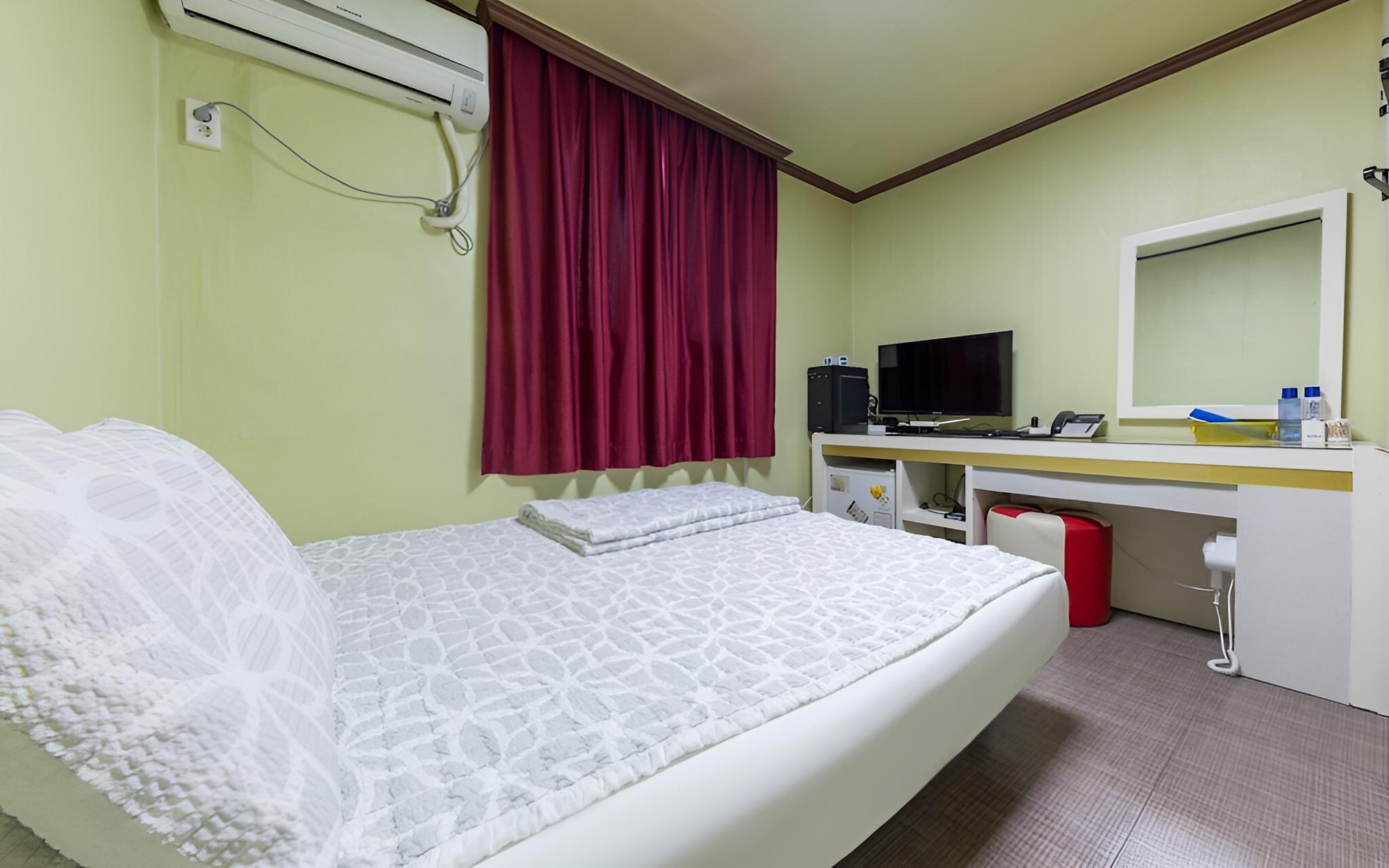 Room (Standard Room (Bed))