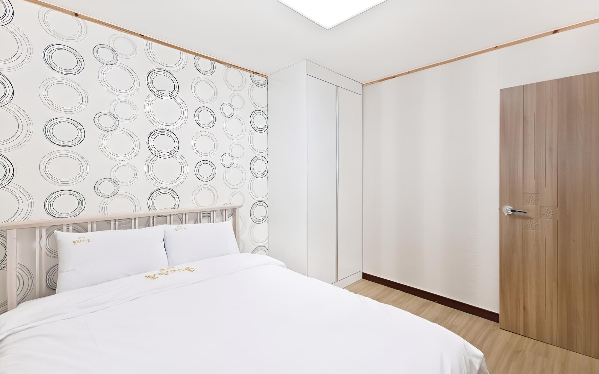 Room (Room 102) photo 1