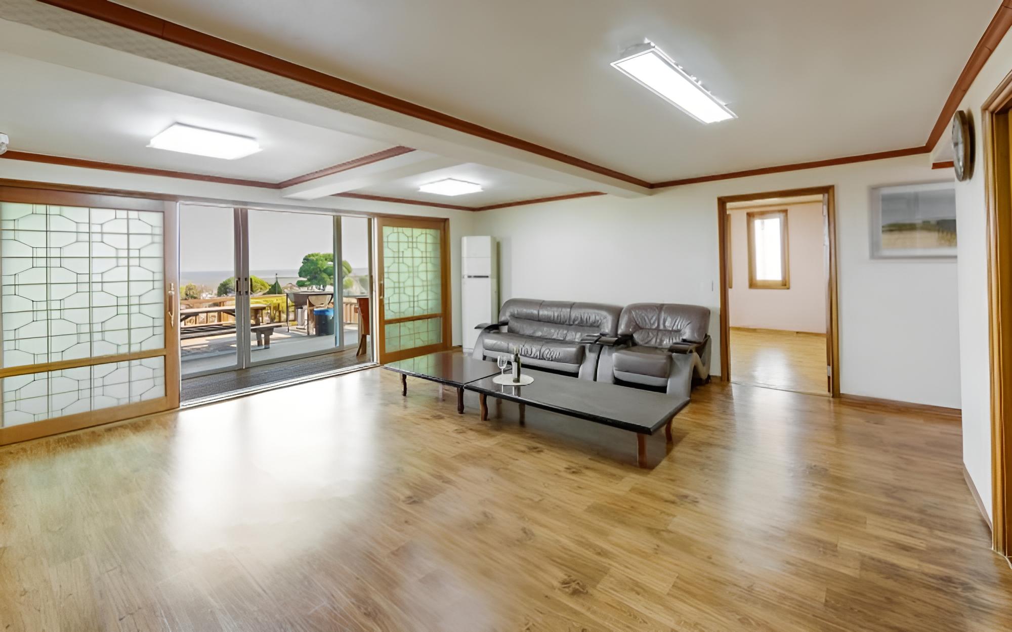 Room (Unshared House 1F)