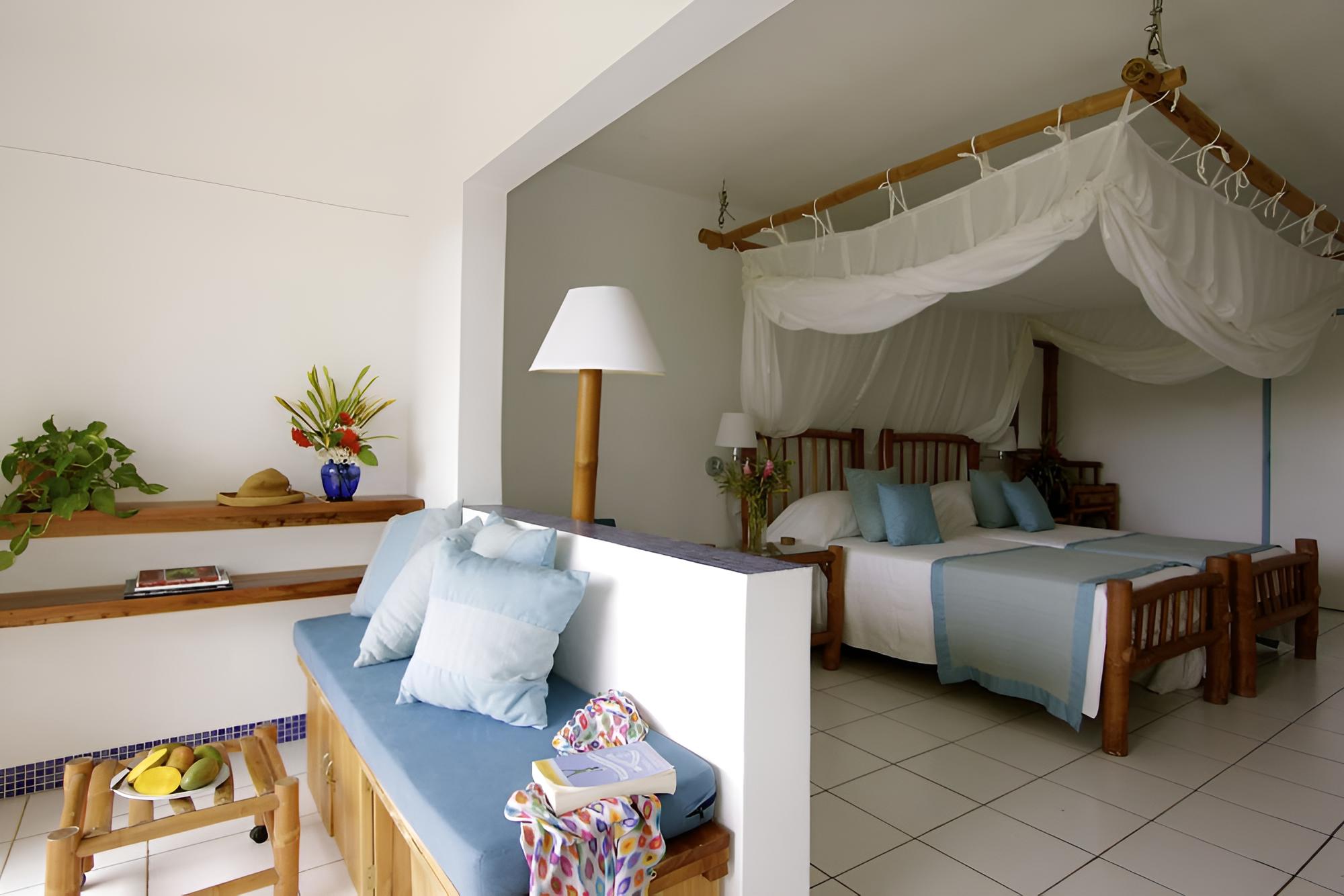 Room, Garden View