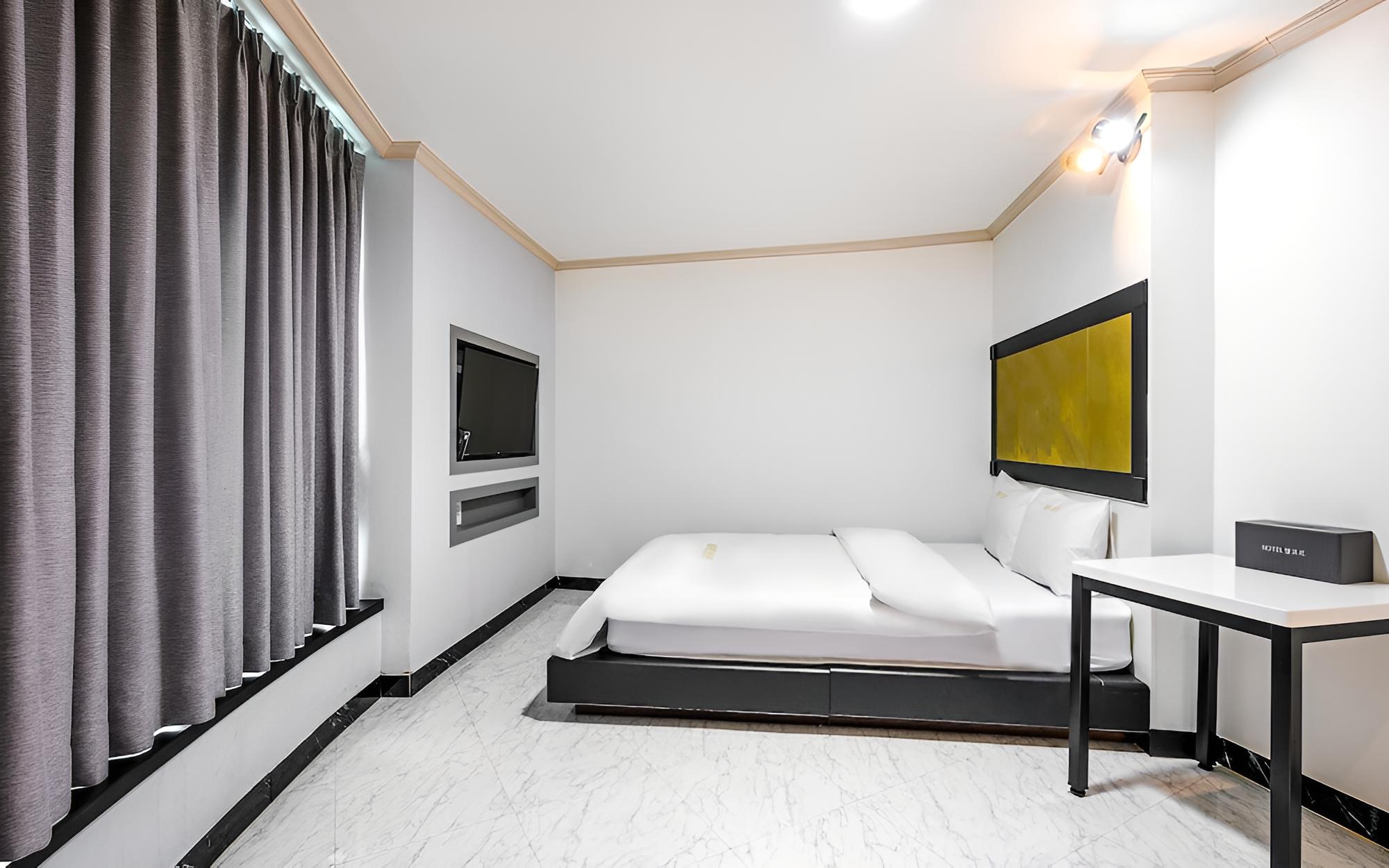 Room (VIP (double + double bed Netflix avai) - Photo 5