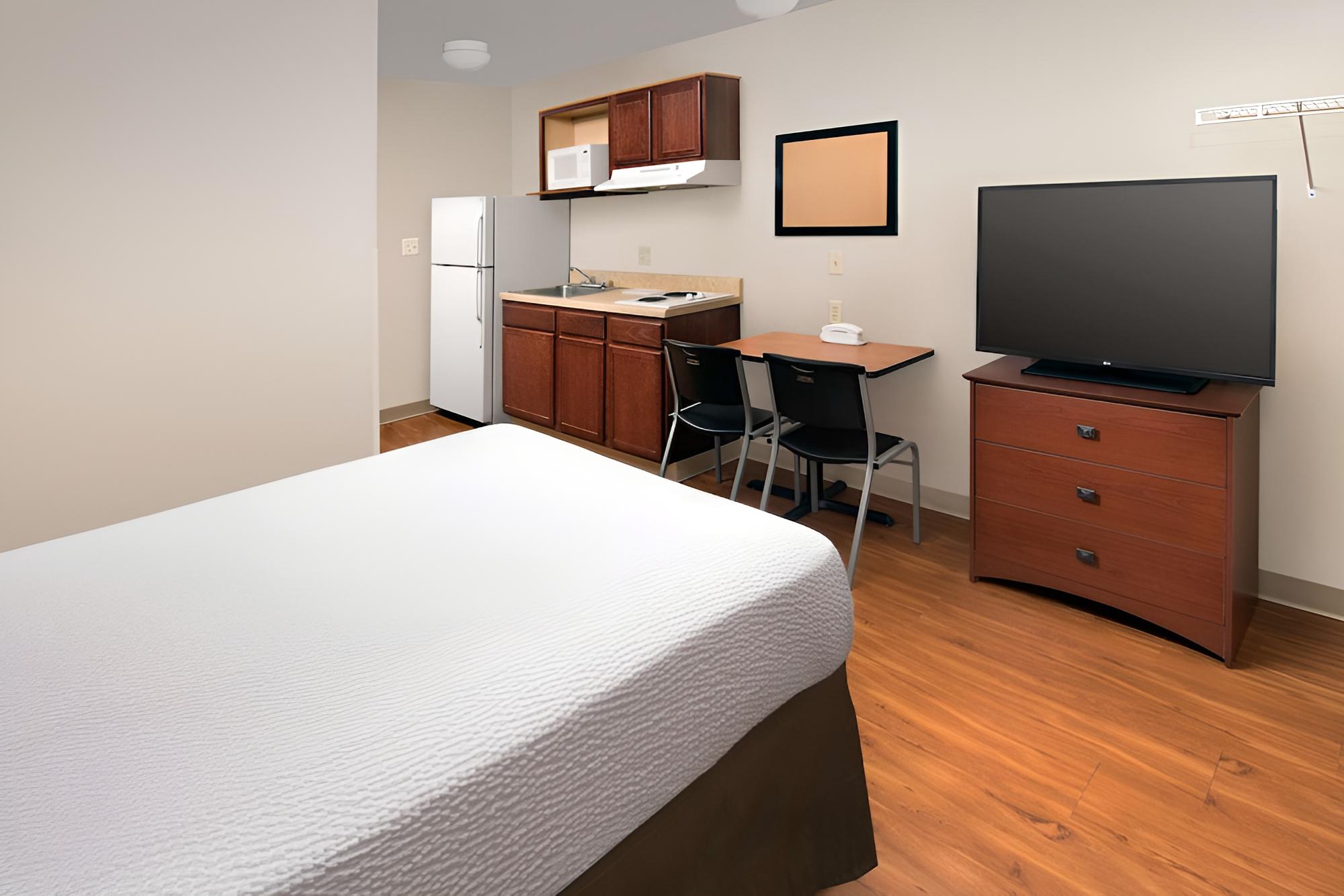 Room, 1 Double Bed, Accessible, Non Smoking (Roll-In Shower)