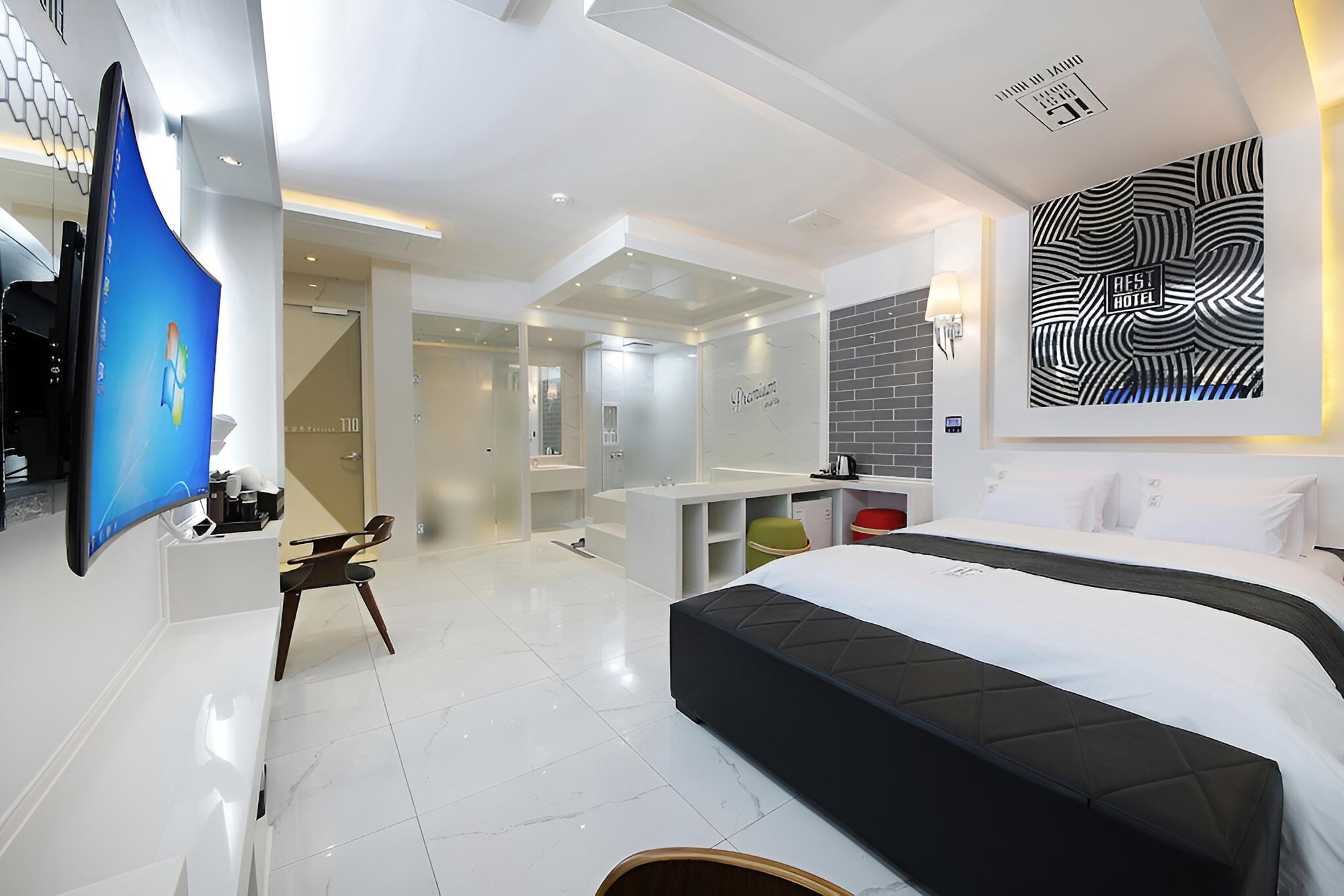 Room (VIP) - Photo 28