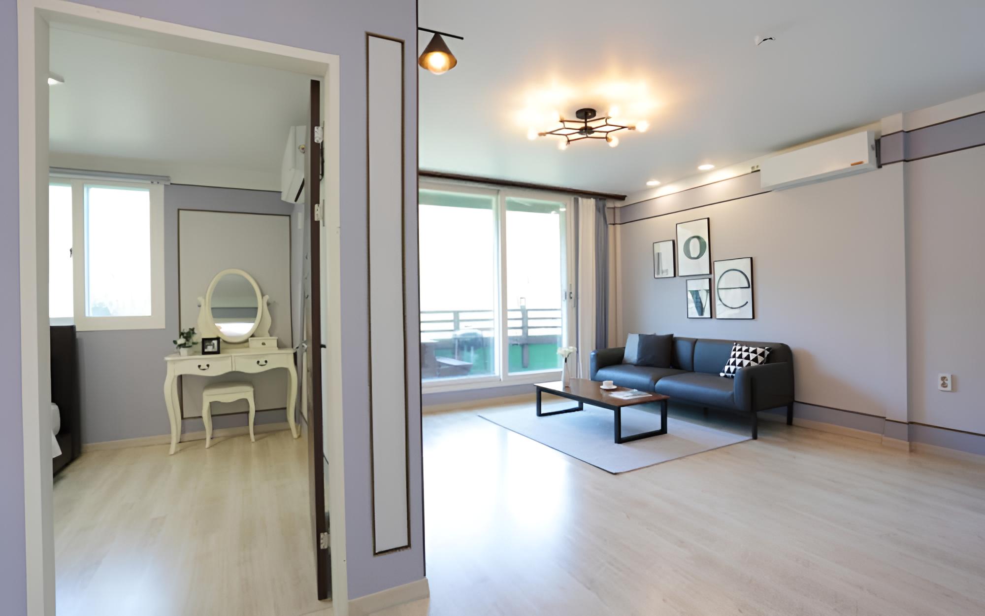 Room (Stay a)