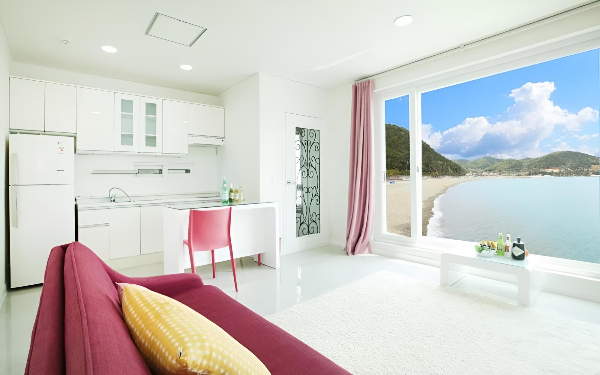 Room (Magnolia (2nd floor Ocean View))