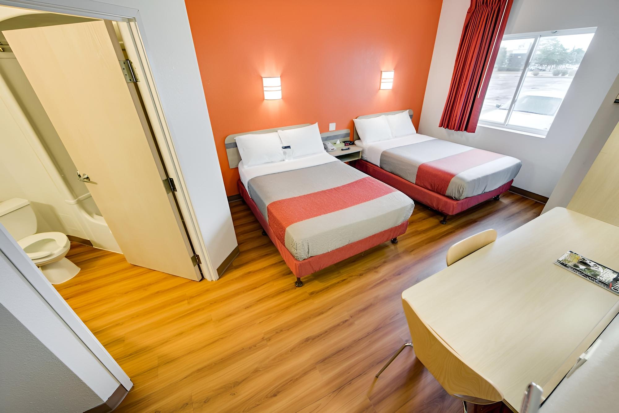 Deluxe Room, 2 Double Beds, Non Smoking, Refrigerator photo 3