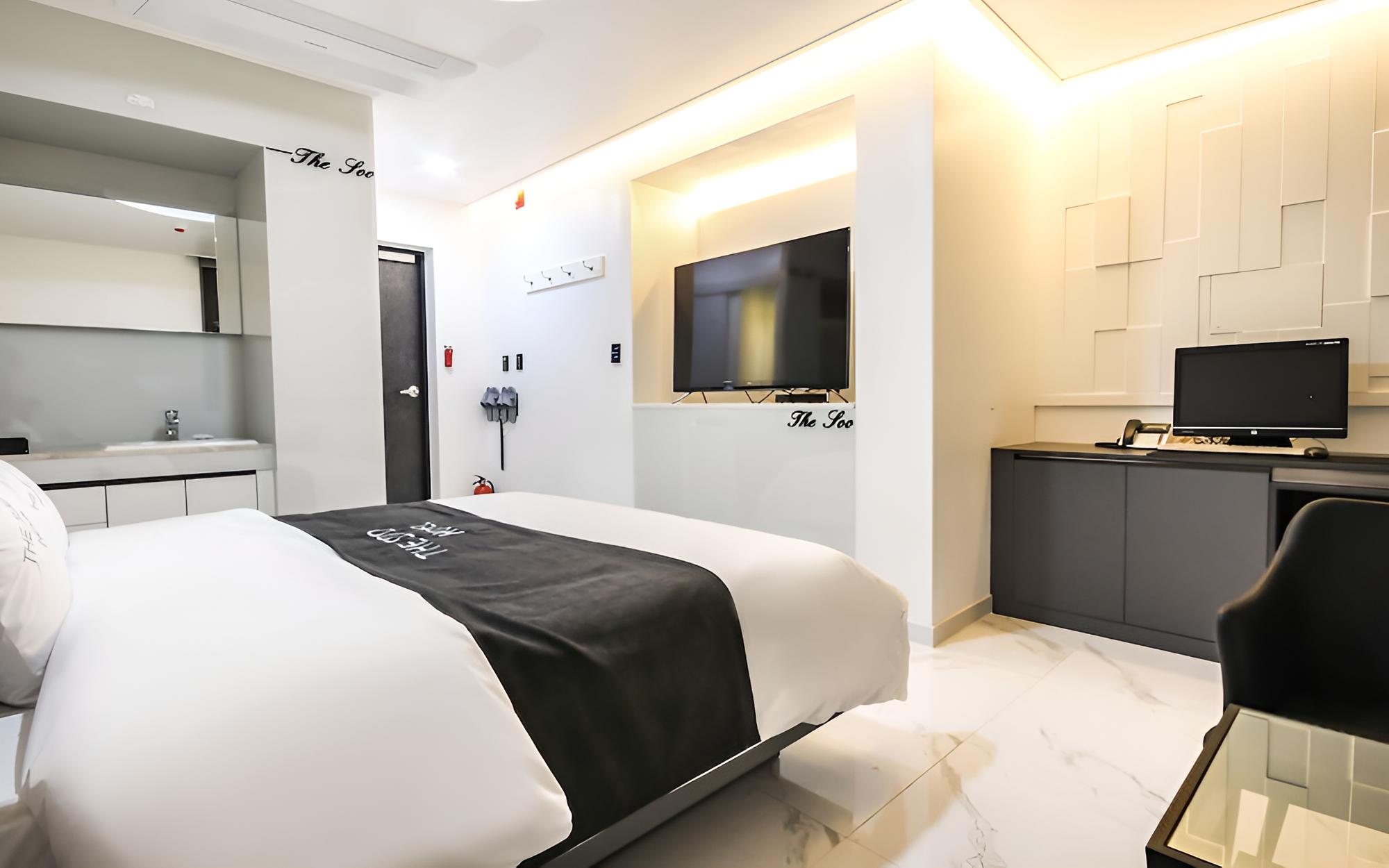 Room (2F Standard room)