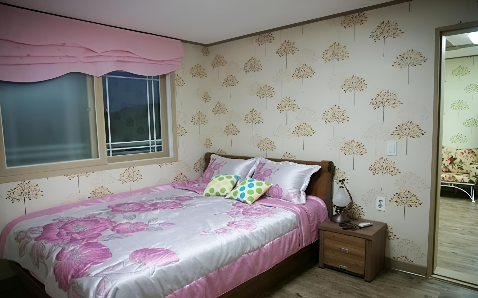 Room (Harmony)