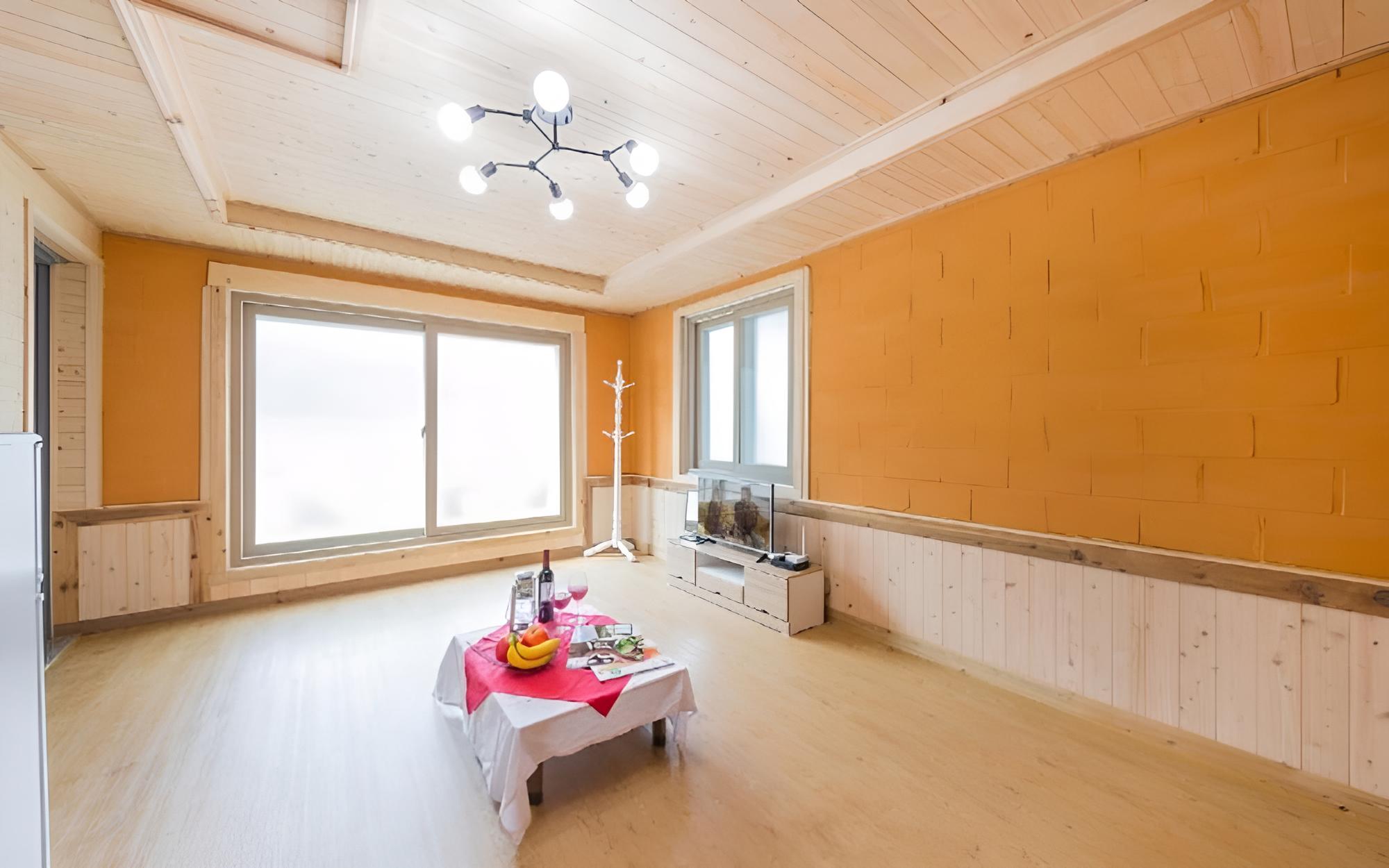 Room (Chrysanthemum)