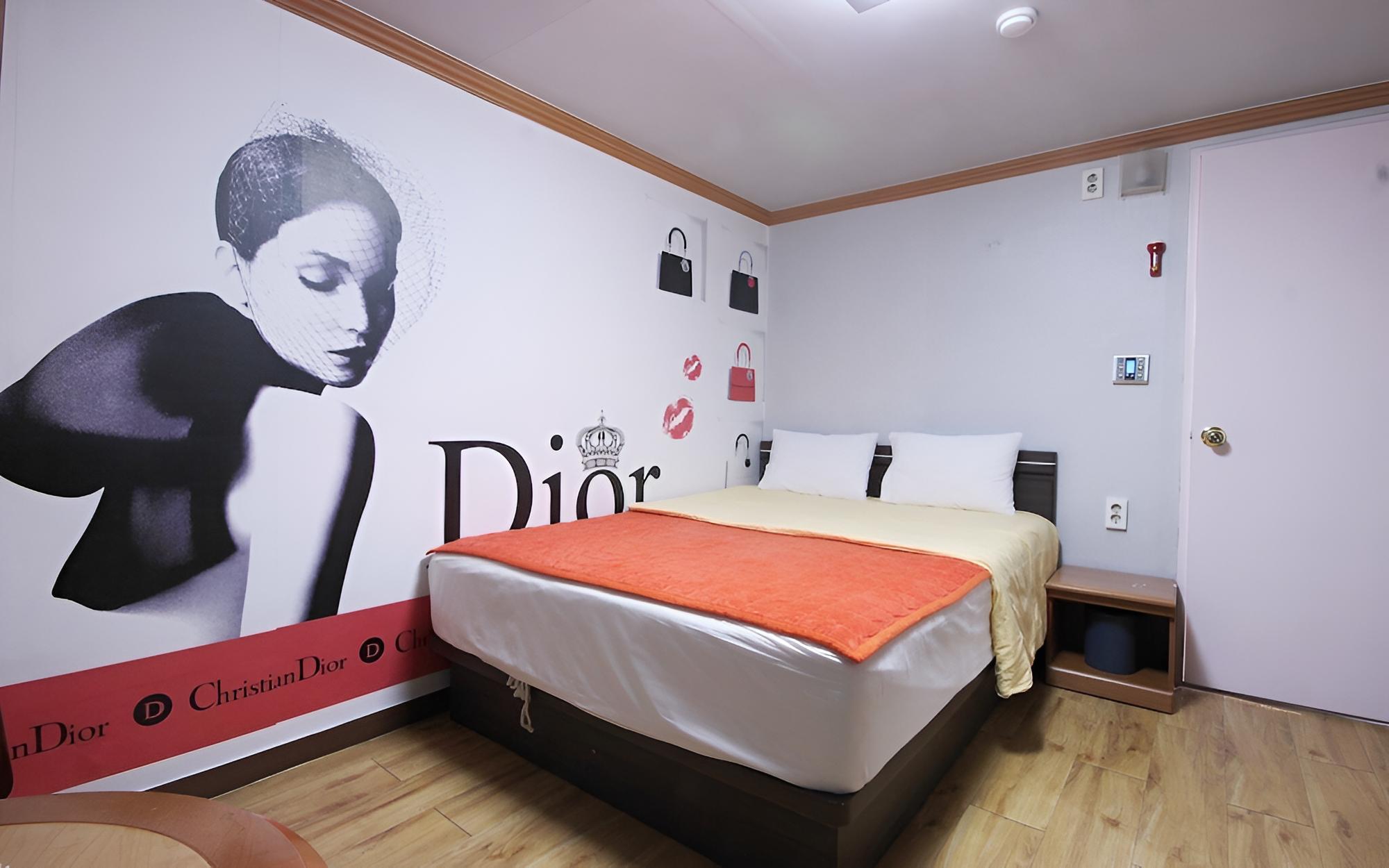 Room (Standard room (bed))