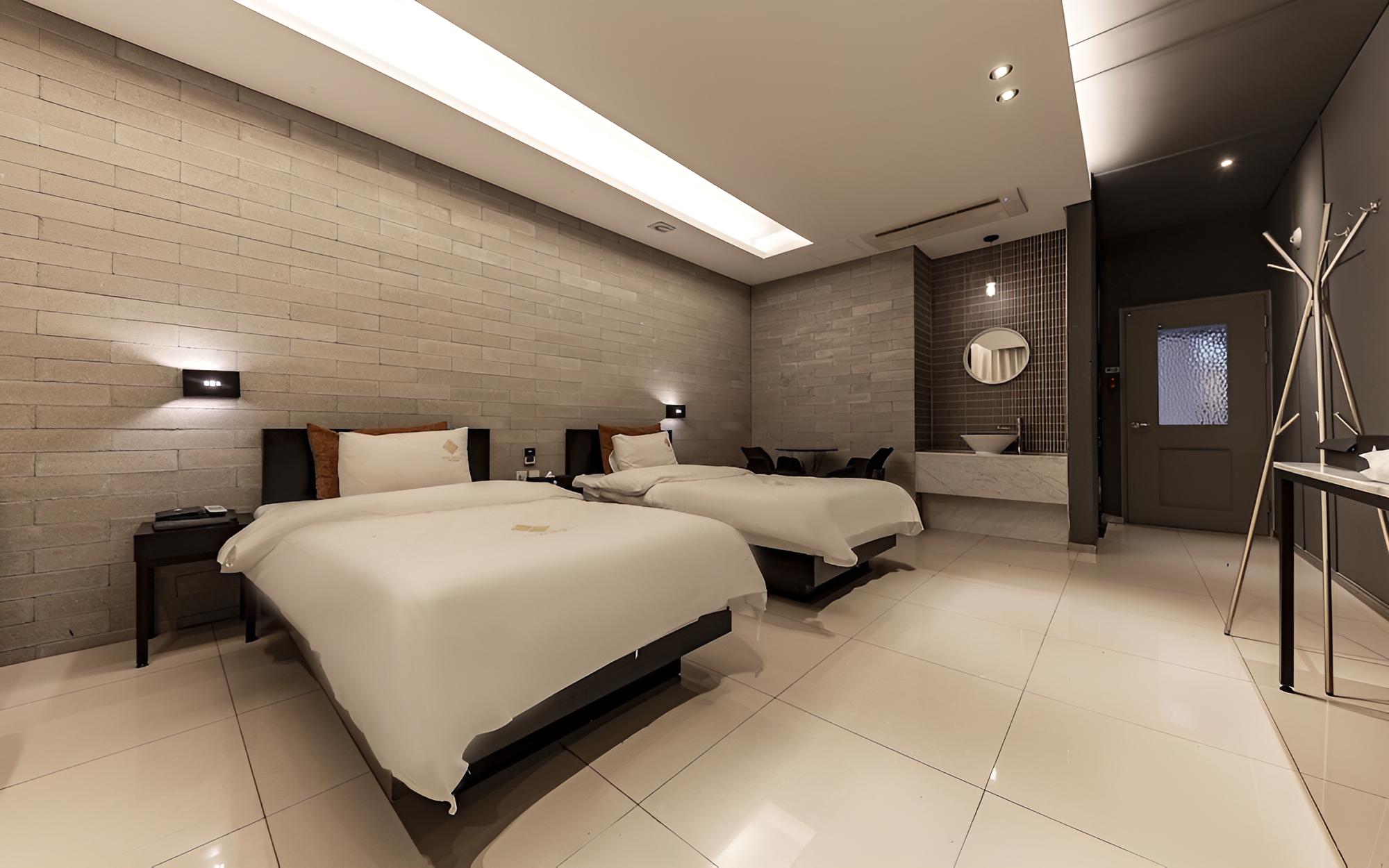 Room (Business)