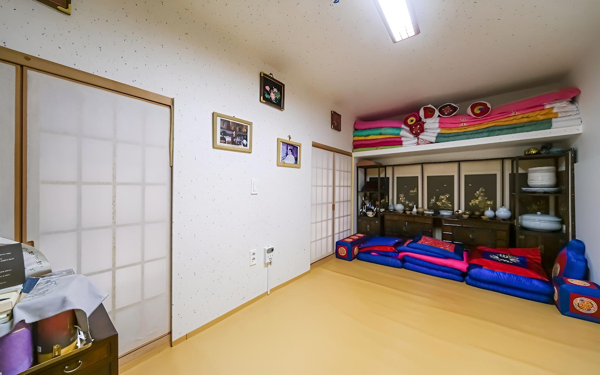 Room (Mae Room (Hwangto Ondol Room Pet Allo)