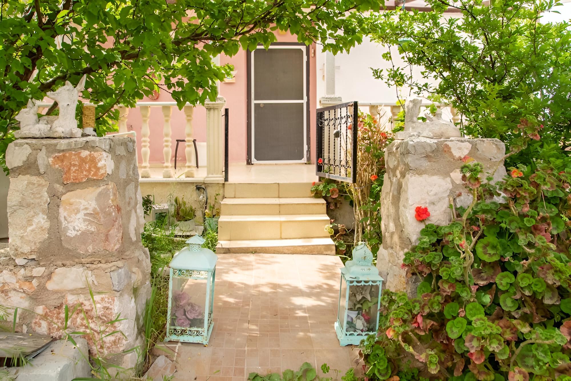 Villa photo 3