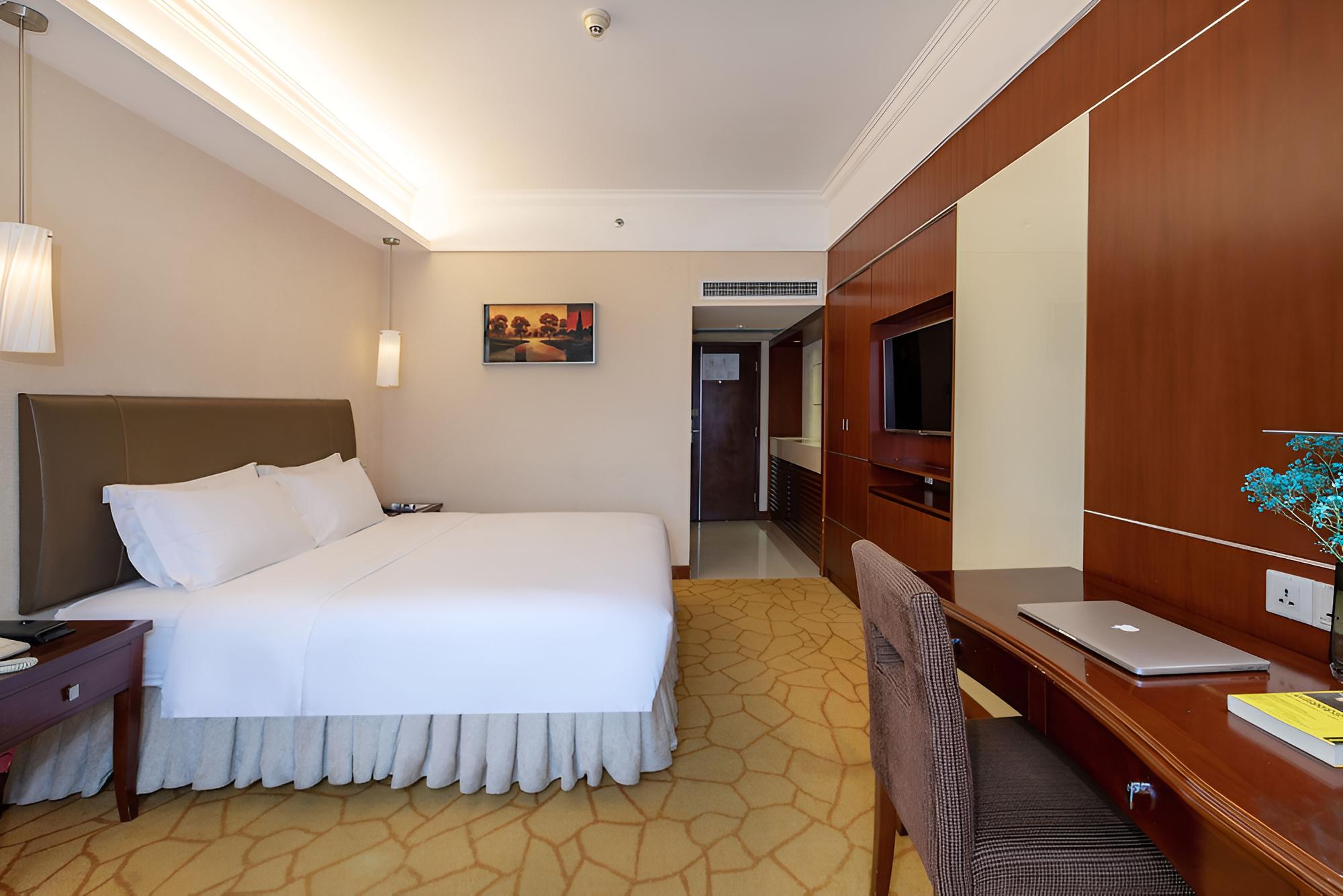 Executive King Bed