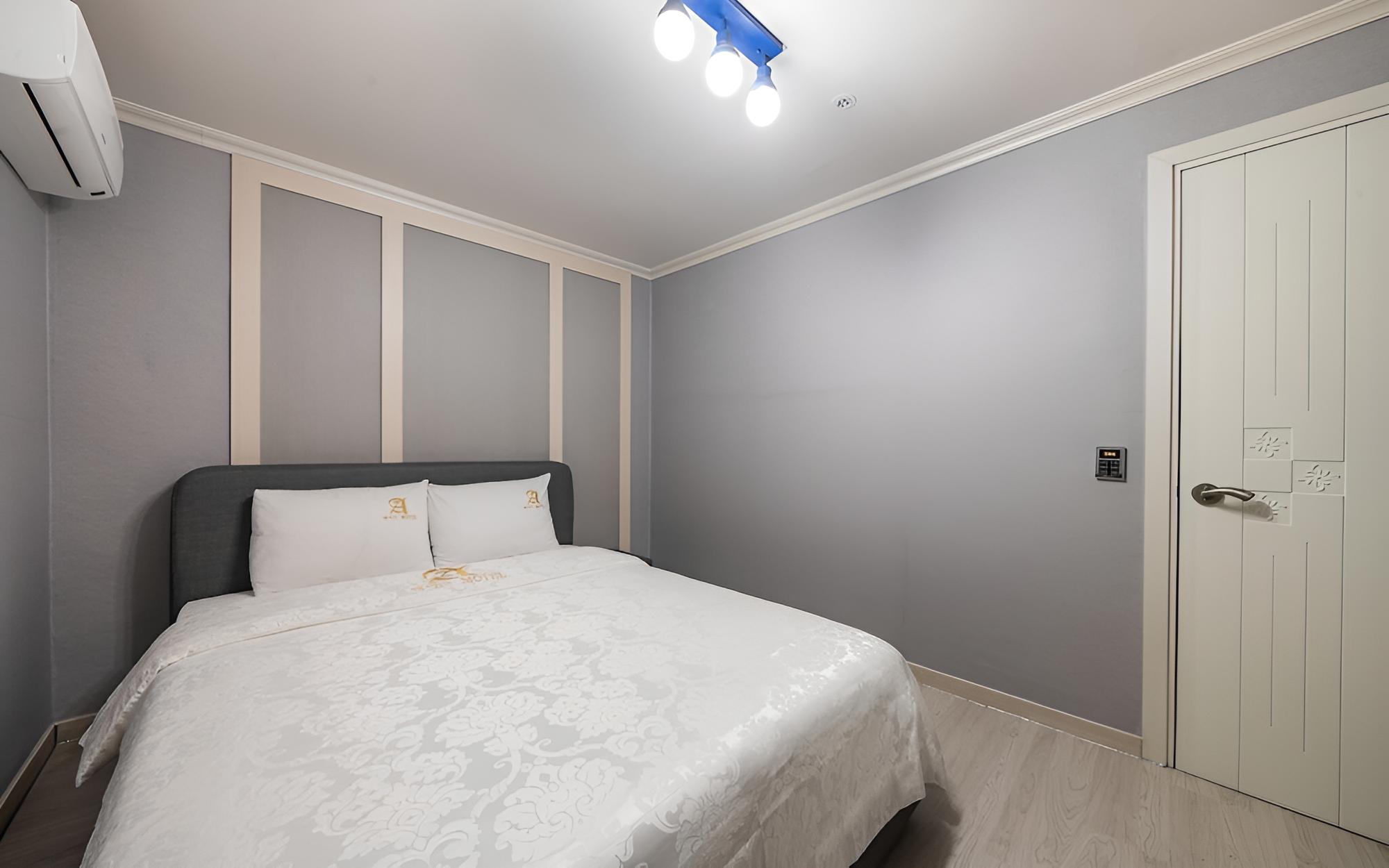 Room (Standard Room) - Photo 5