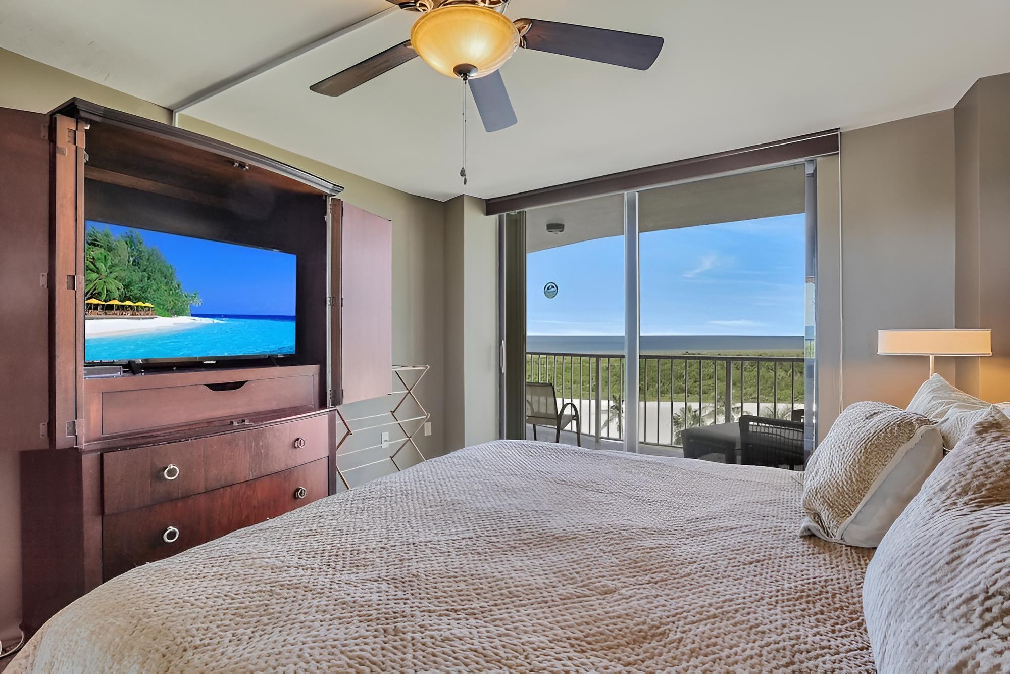 Condo, Multiple Beds (South Seas Tower 2-701)