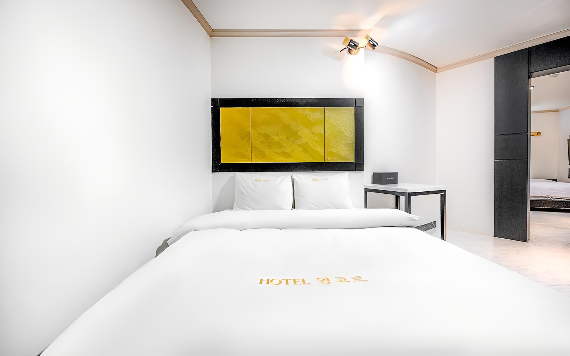 Room (VIP (double + double bed Netflix avai) - Photo 7