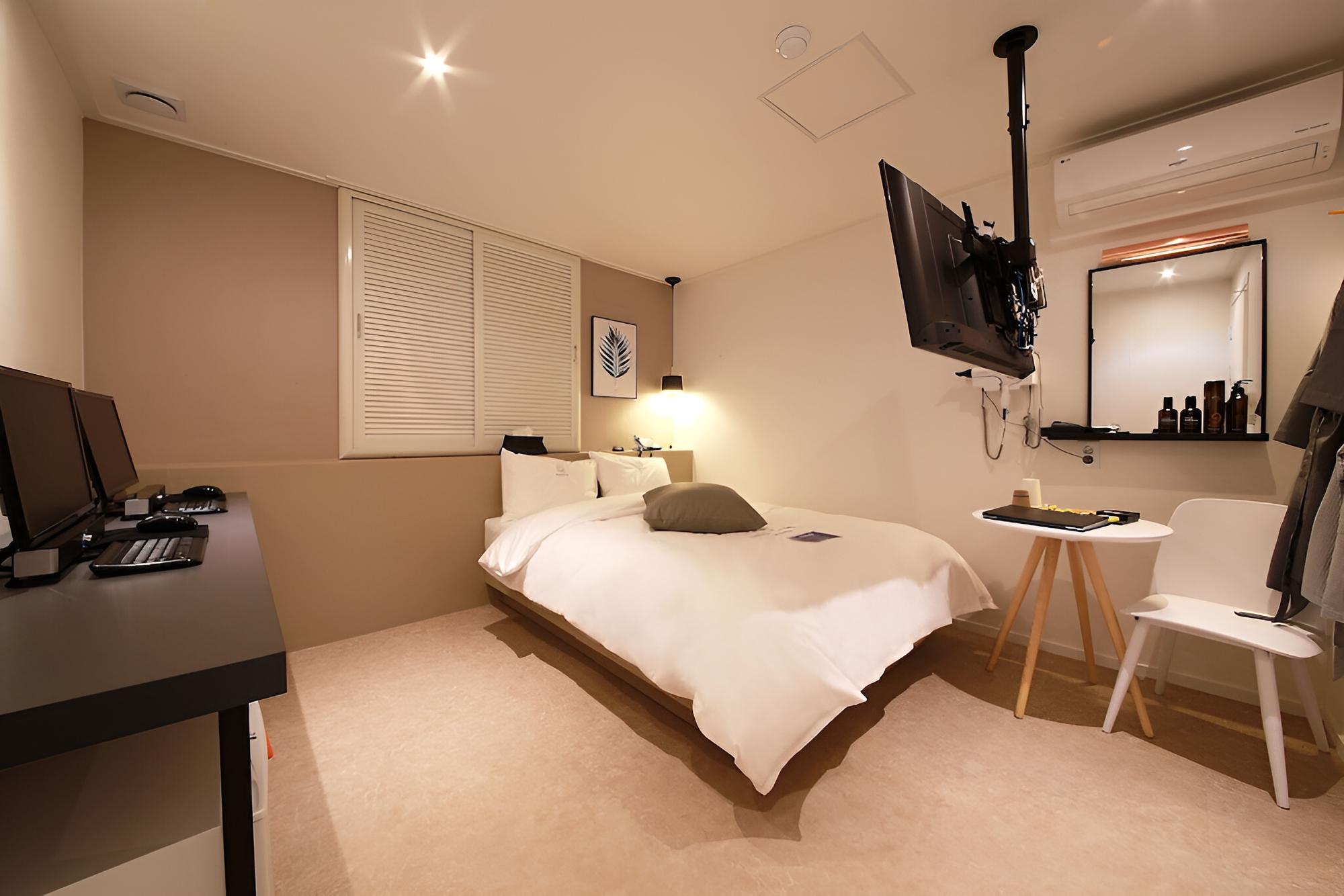 Room (Premium A (2PC Netflix Cesco availabl)