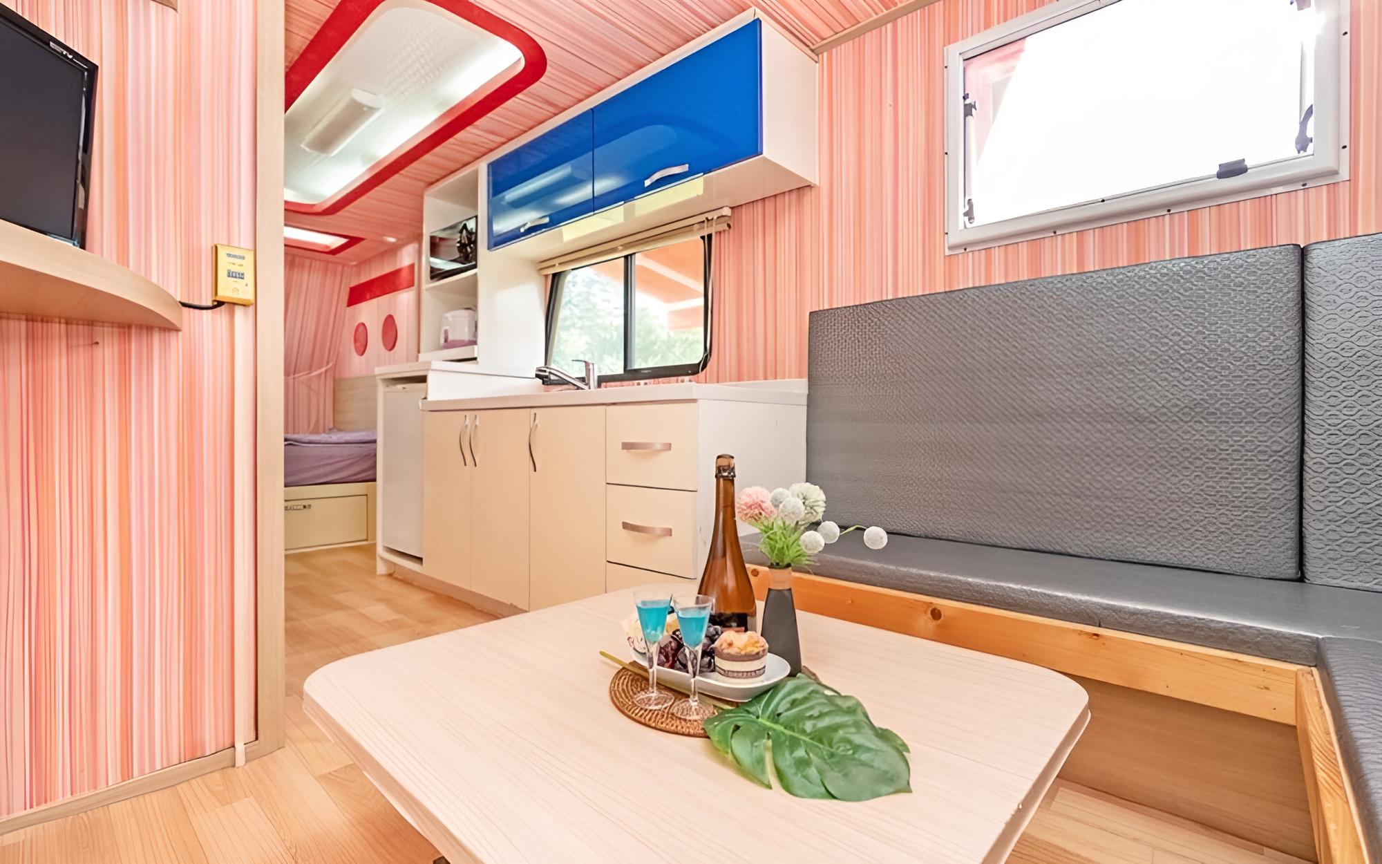 Room (Motorhome (random assignment))