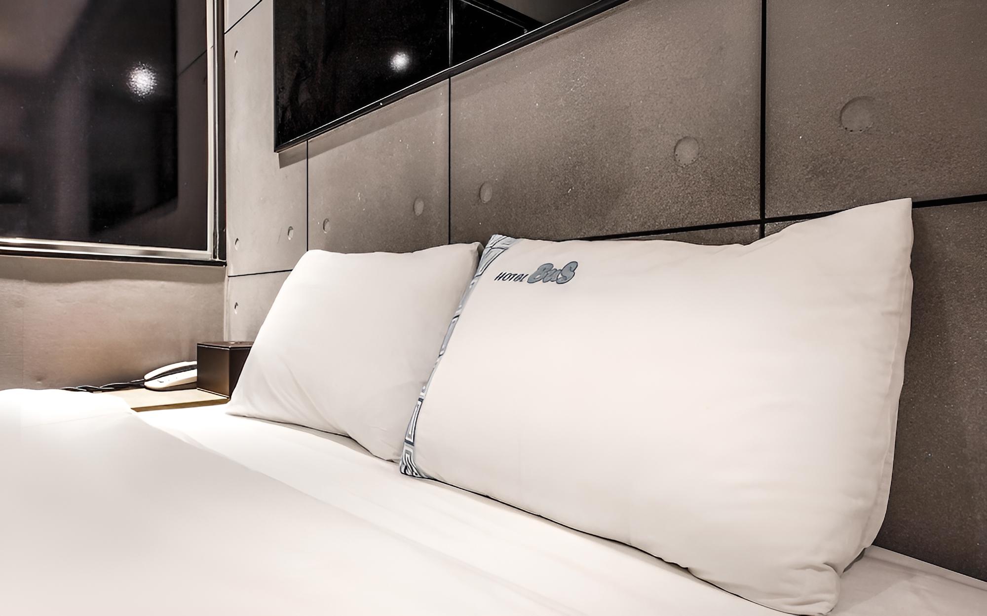 Room (2PC room (LOL Overwatch Netflix avail) - Photo 2
