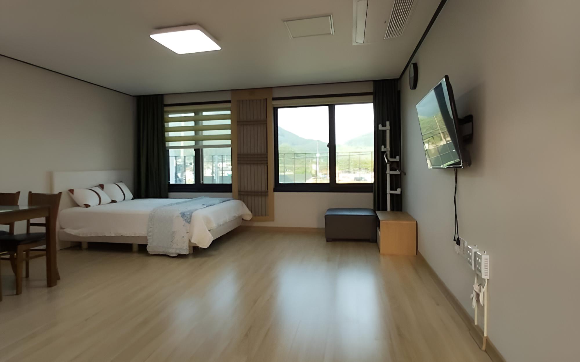 Room (Vacation 5)