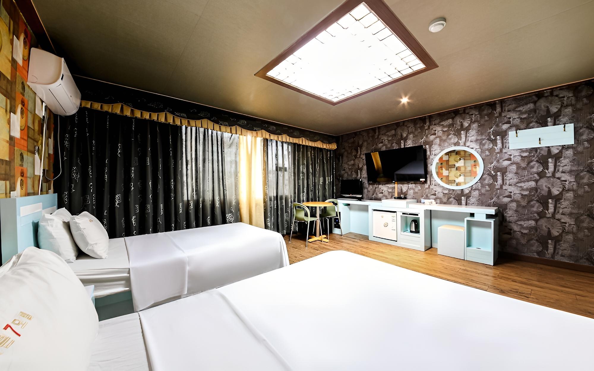 Room (Special Room) - Photo 8