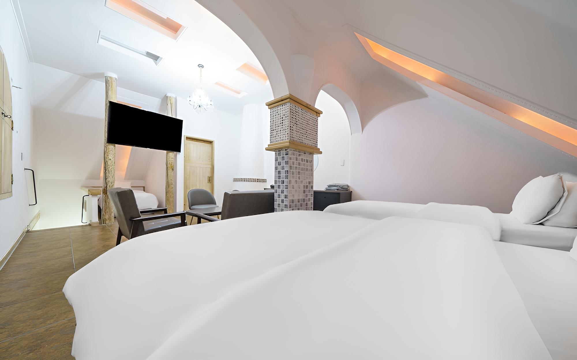 Room (VIP - Mixed sex allowed (4 beds 2 bat) photo 2