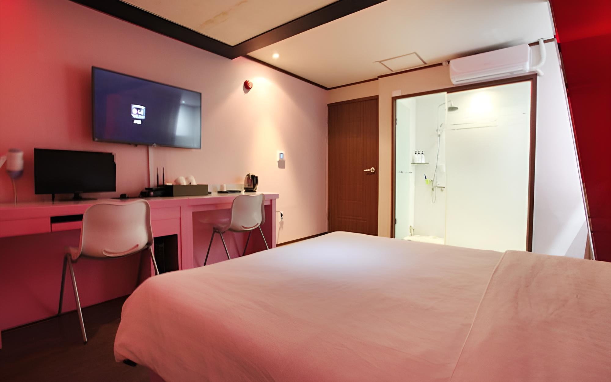 Room (Standard Room) - Photo 3