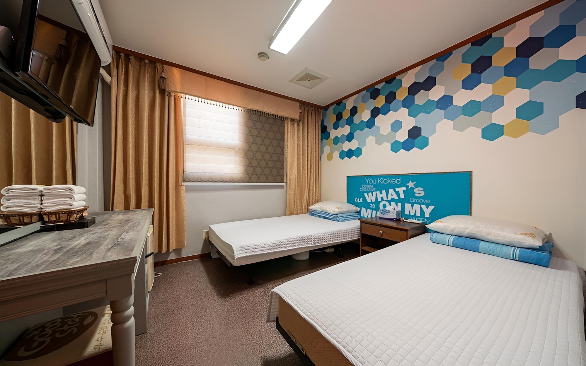 Room (Ondol 2 Bed)