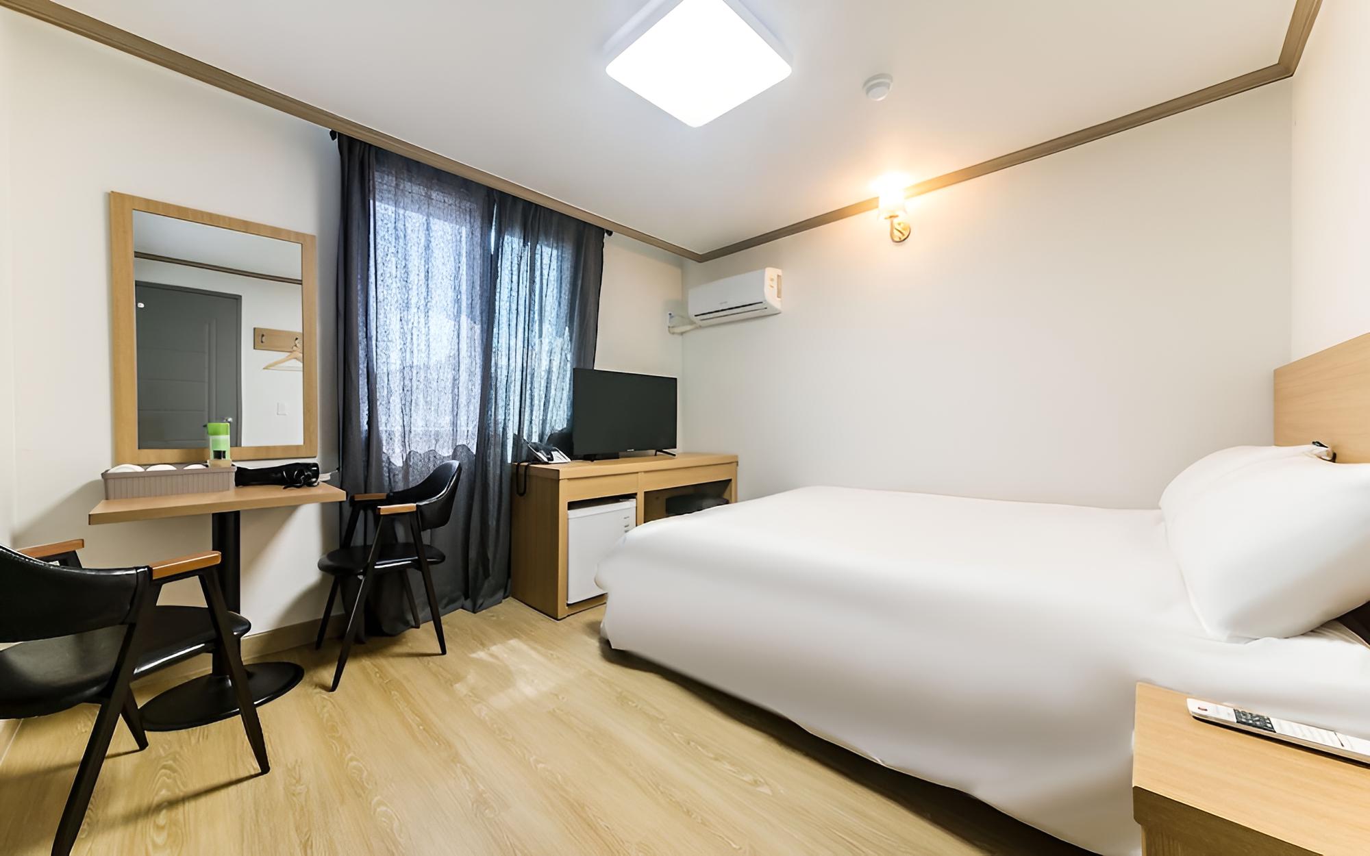 Room (Standard room (view))