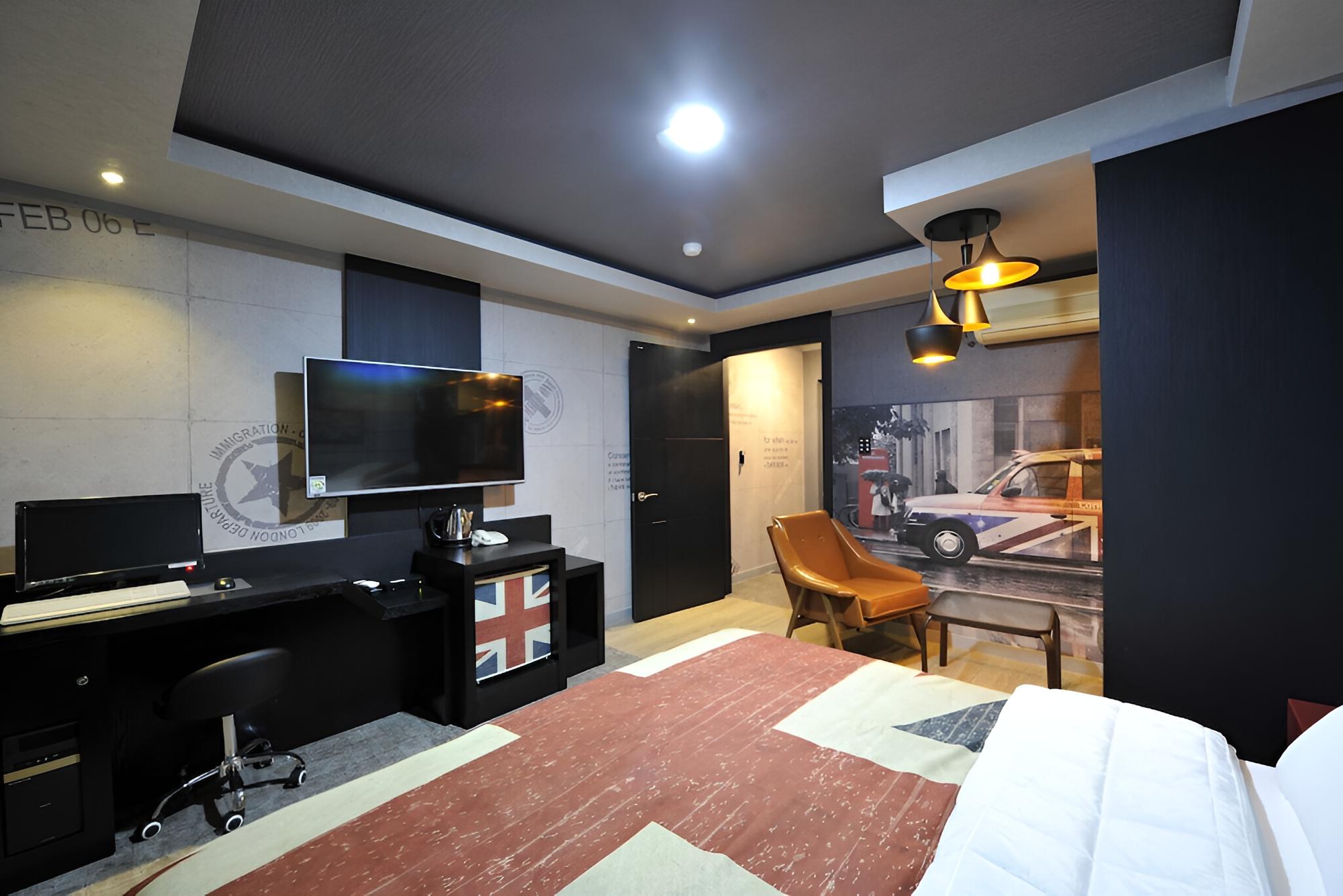 Room (Semi-private room (with LGTv/New air )