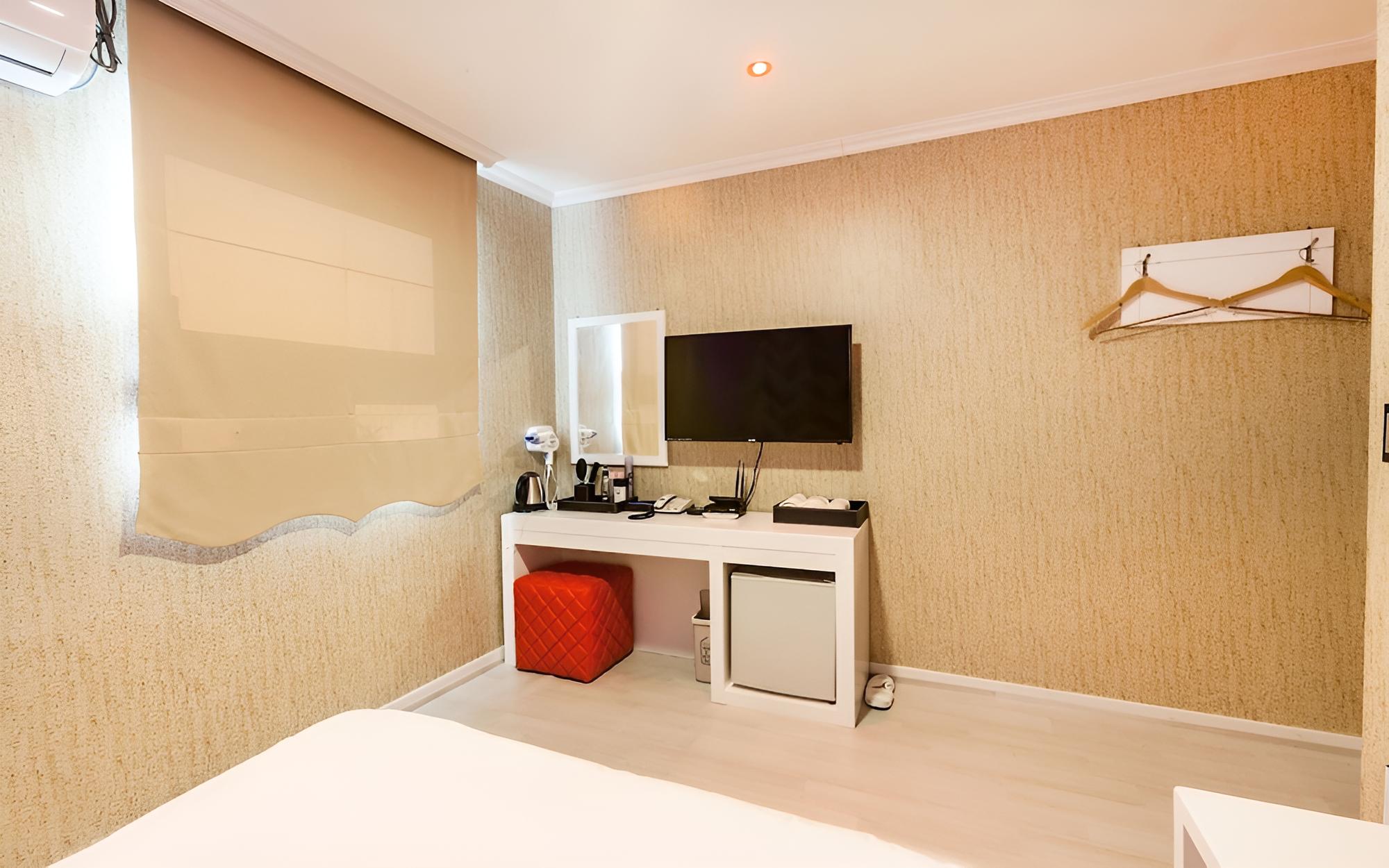 Room (Deluxe Room) photo 2