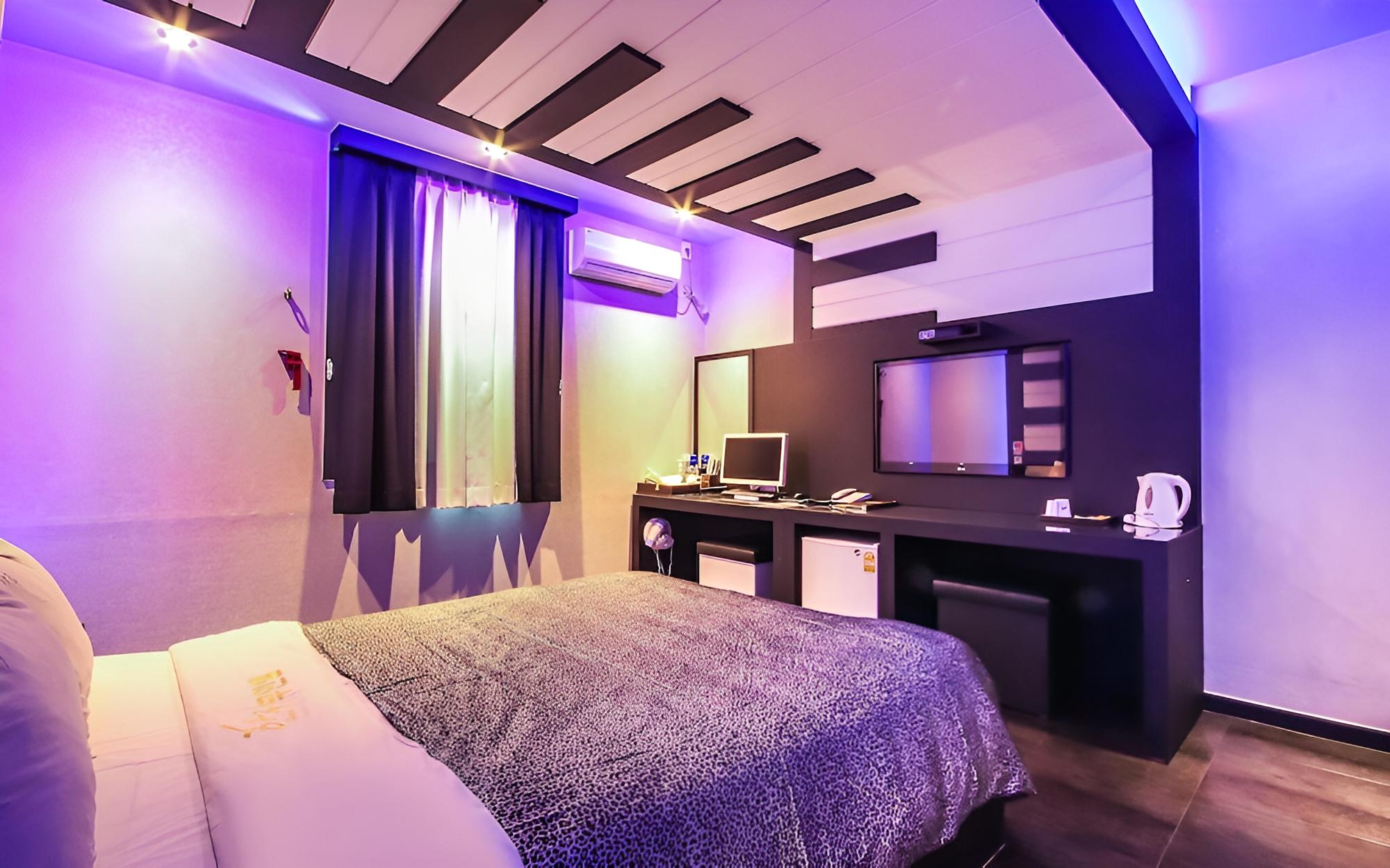 Room (Semi-Special Room)