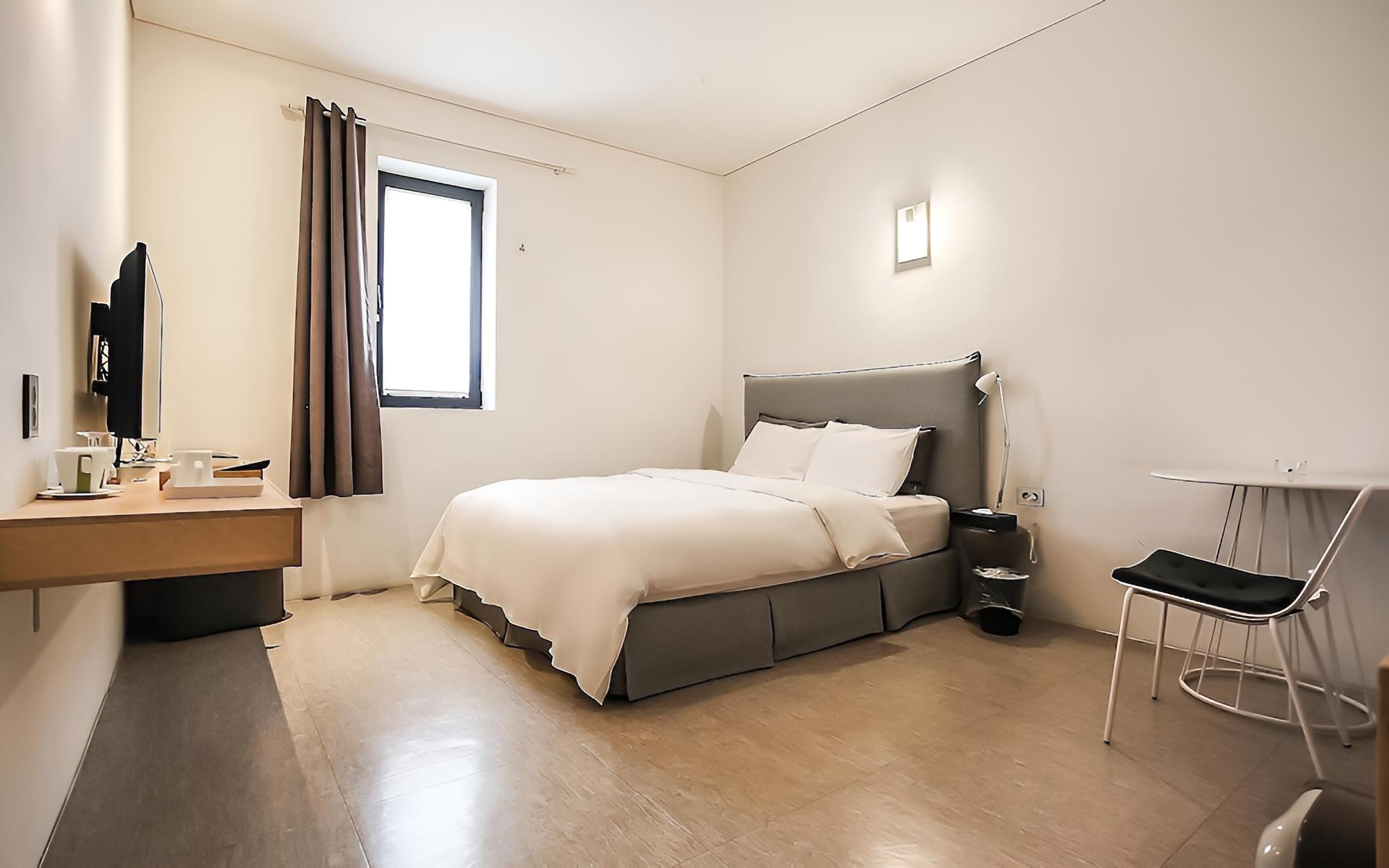 Room (Standard room)