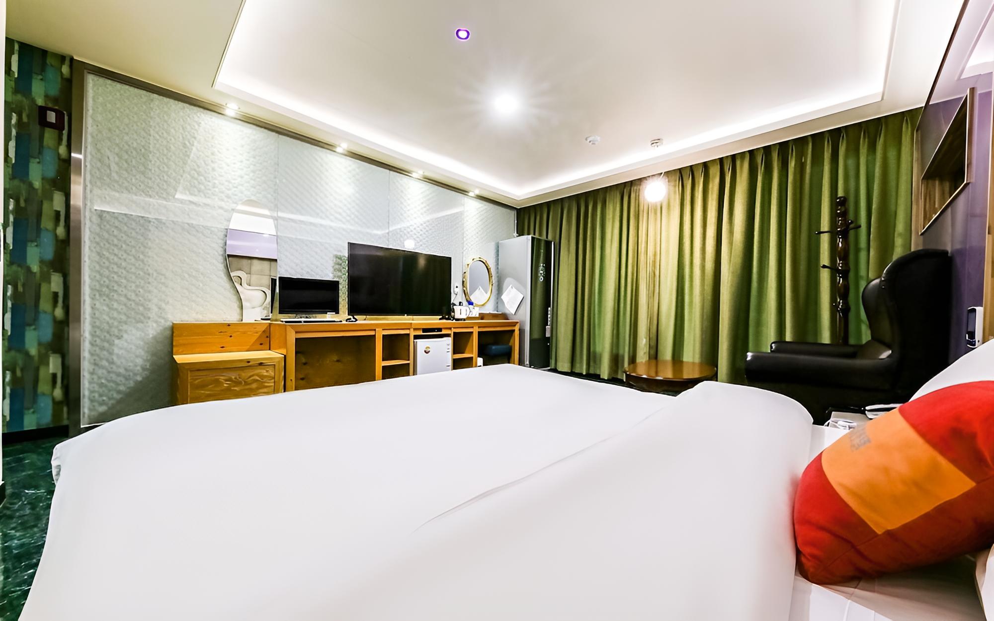 Room (Styler (free breakfast)) - Photo 9