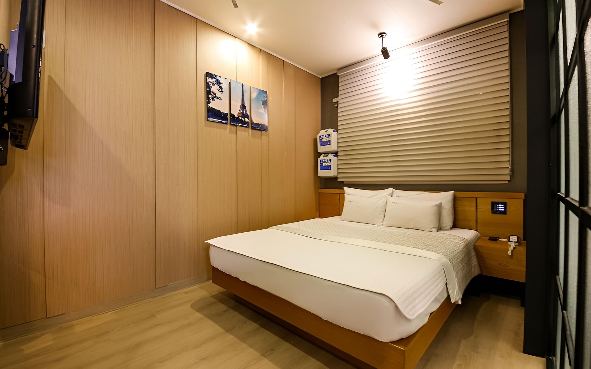 Room (Standard Room)