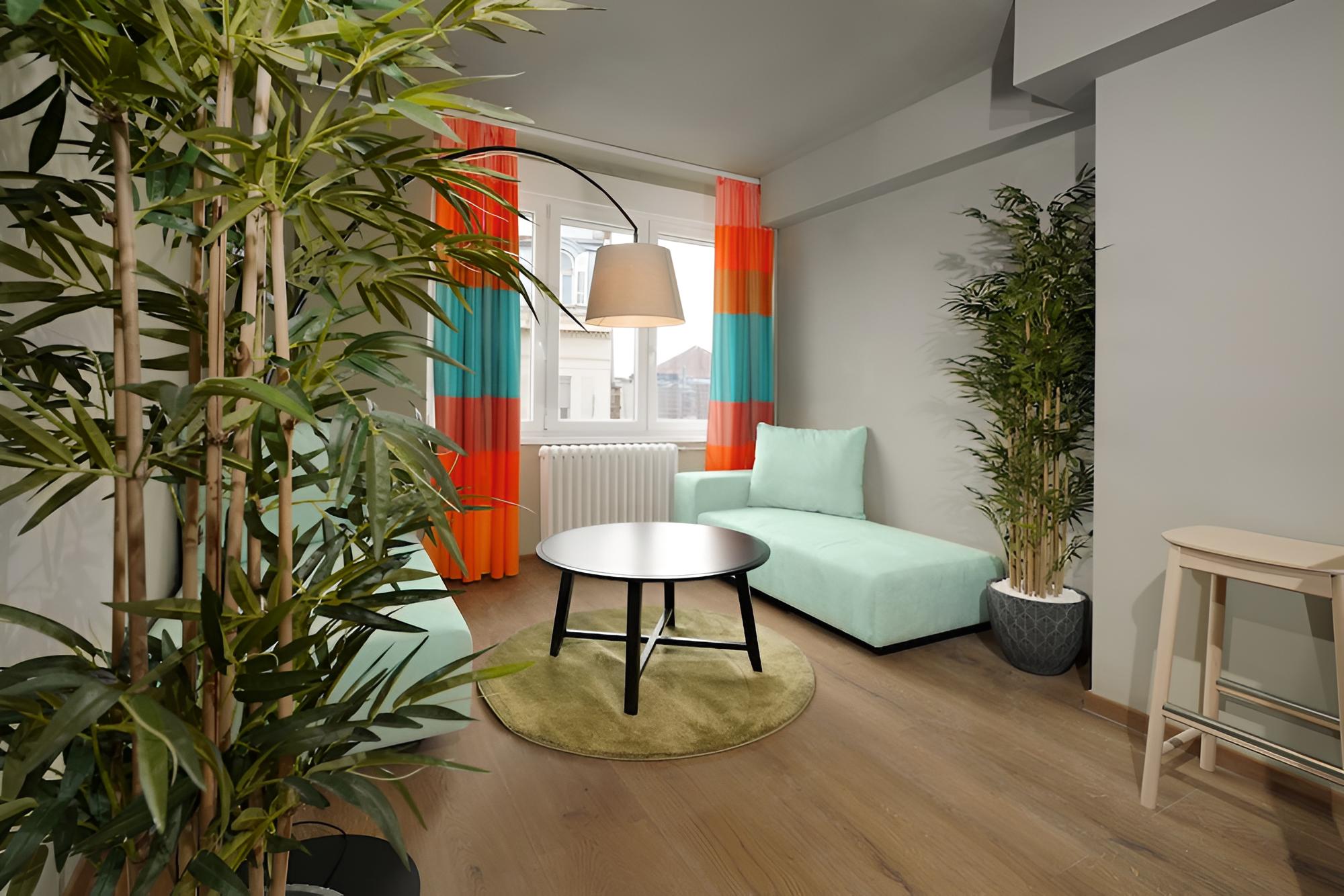 Junior Penthouse