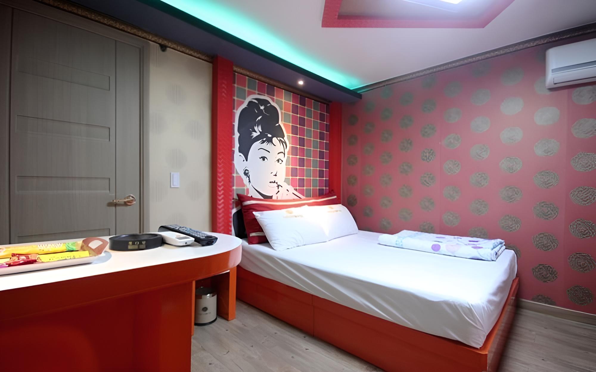 Room (Standard Room-Bed)