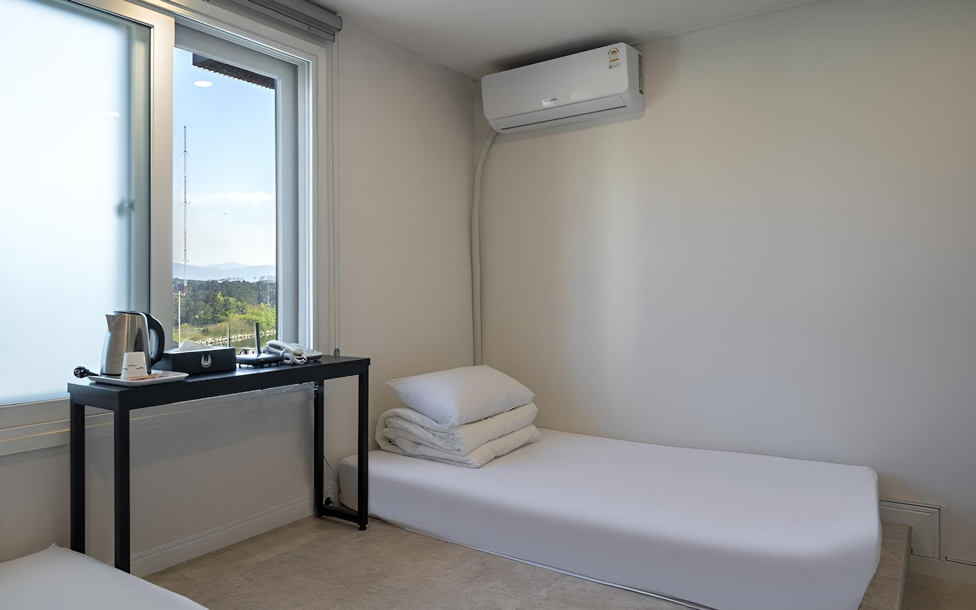 Room (Standard Twin) - Photo 10