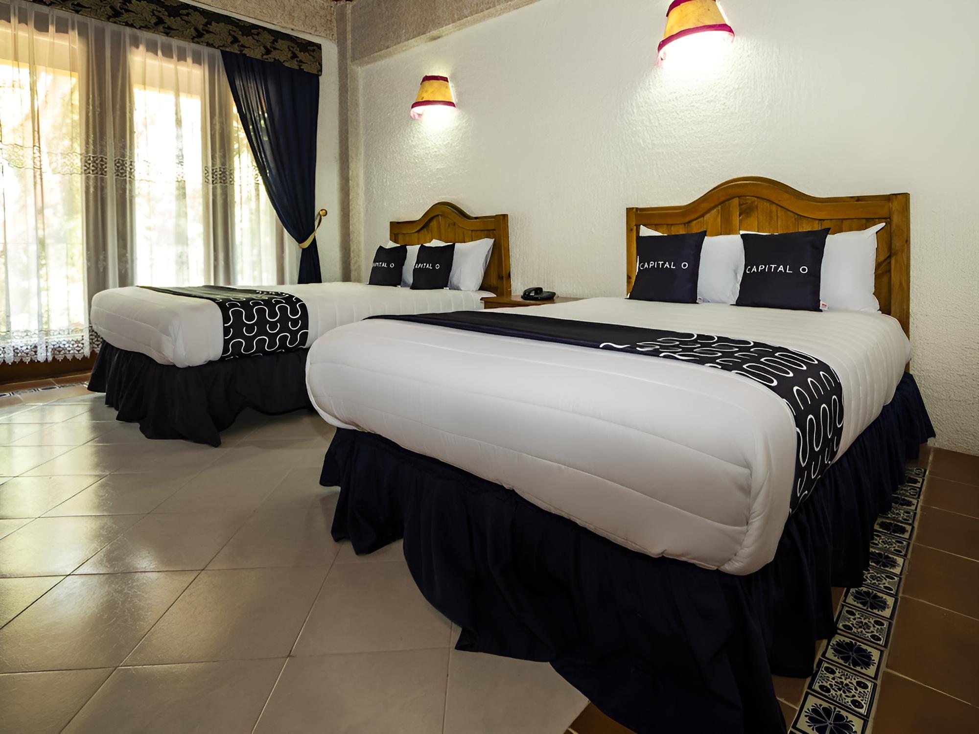 Standard Room, 2 Queen Beds, Hill View