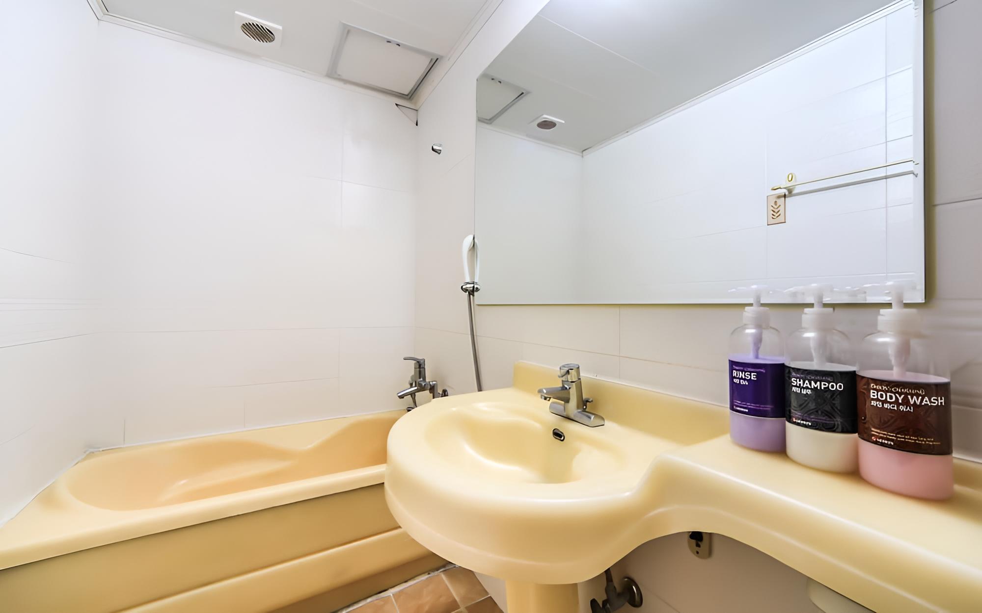 Room (General room (bathroom))