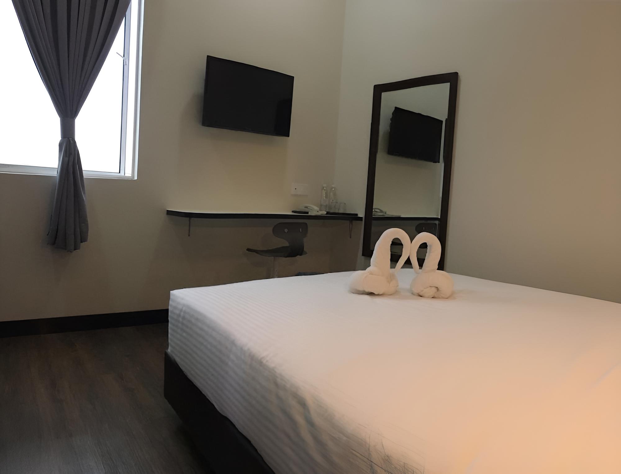 Deluxe Room, City View