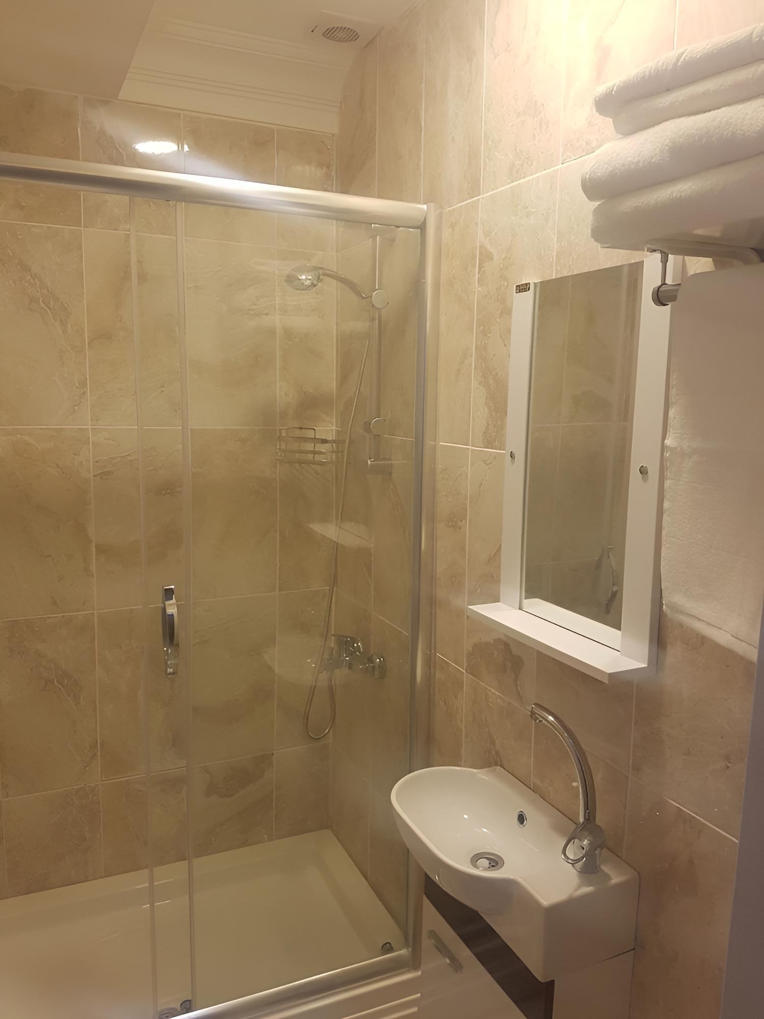 Deluxe Double Room, City View photo 3