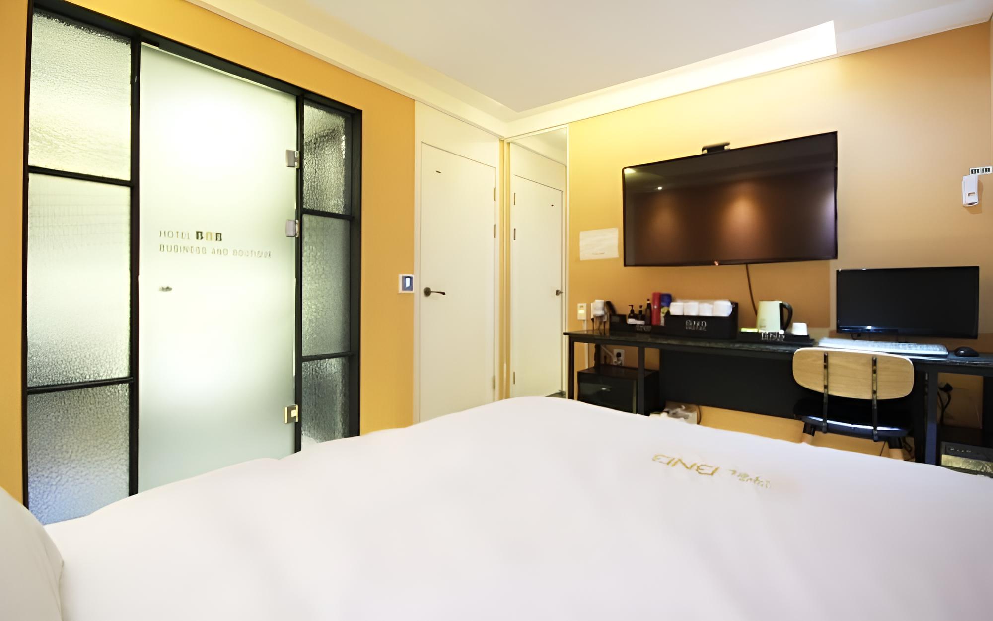 Room (Standard Room A)