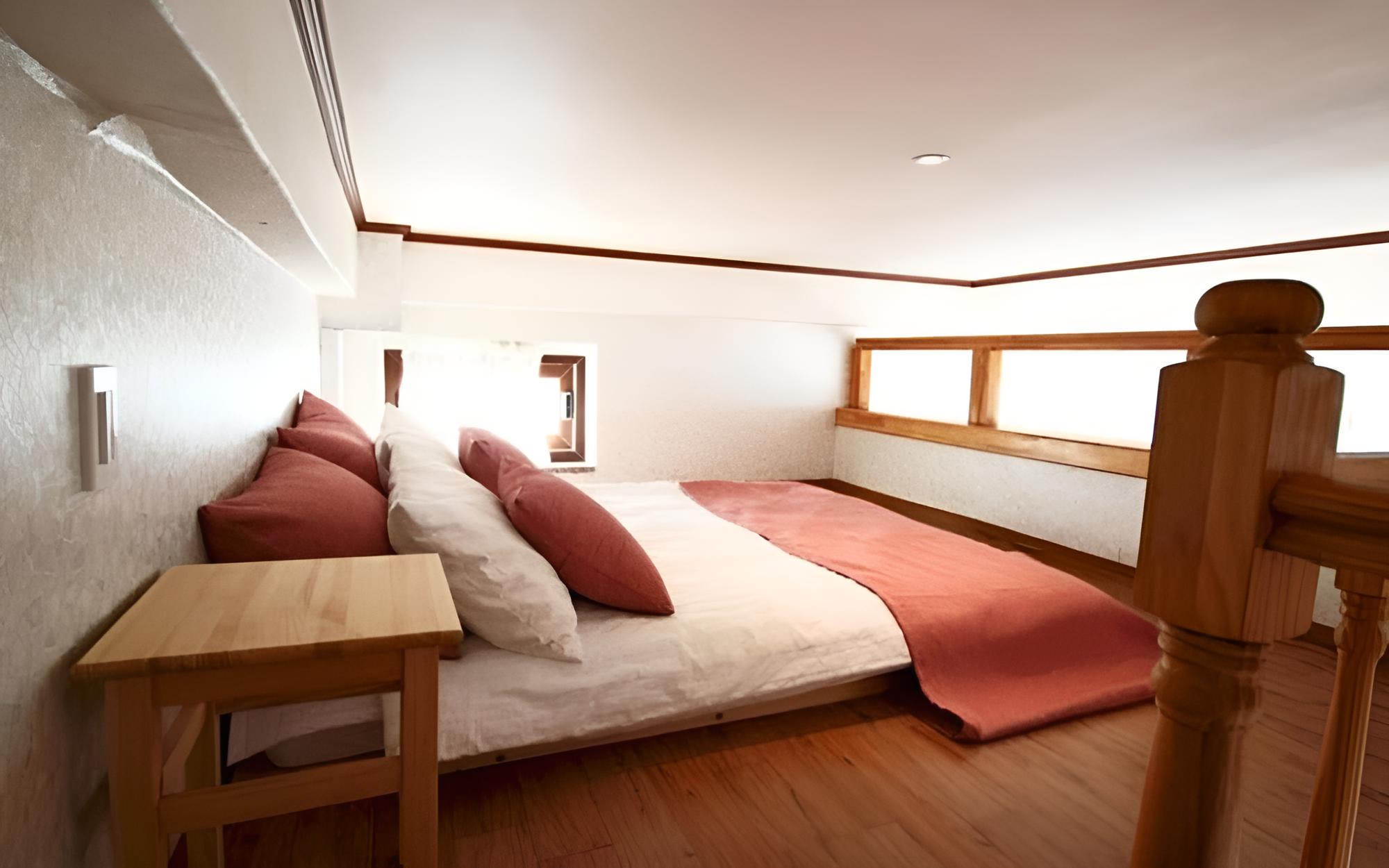 Room (B201 (Duplex))