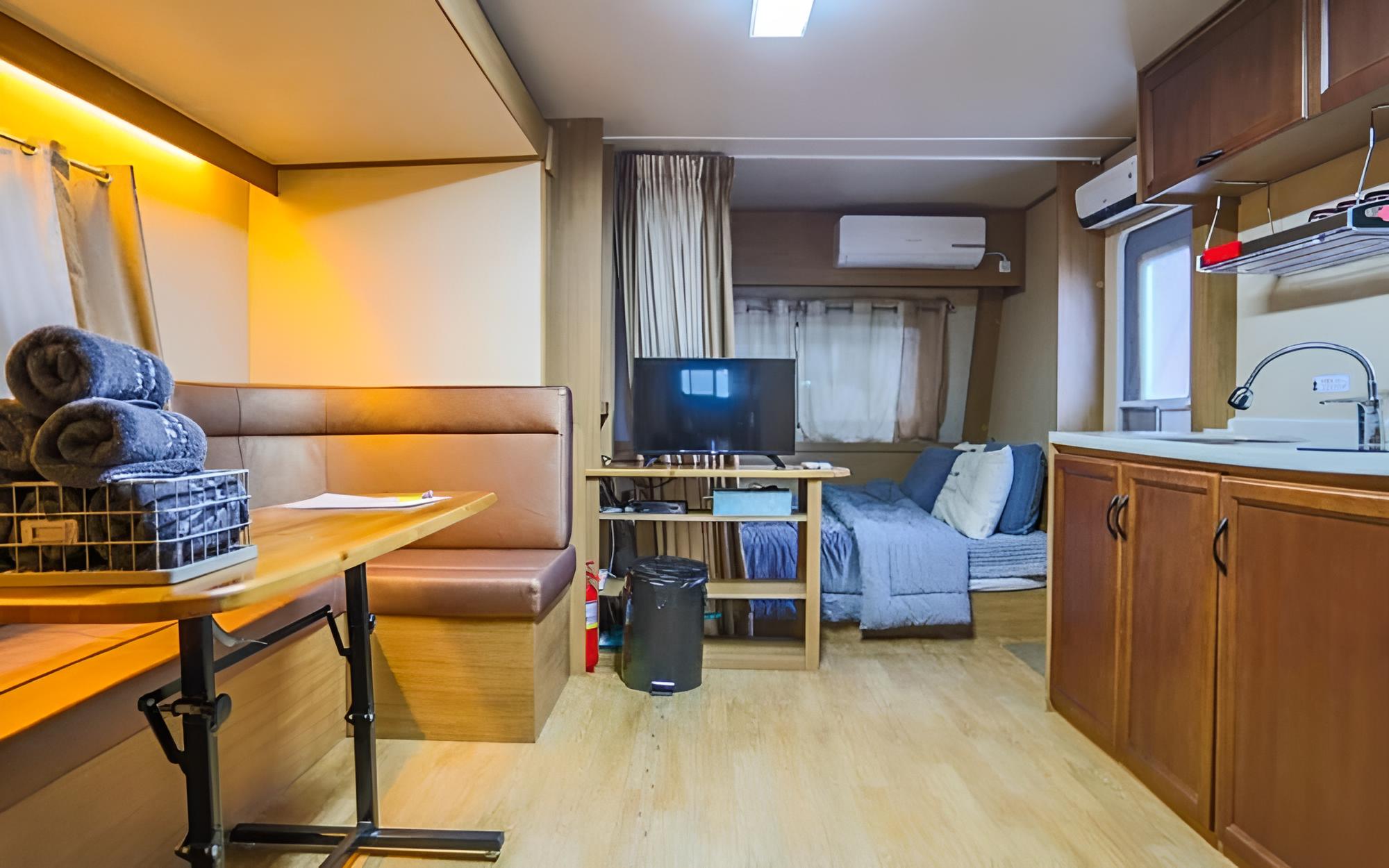 Room (B-eight hundred caravans) photo 3