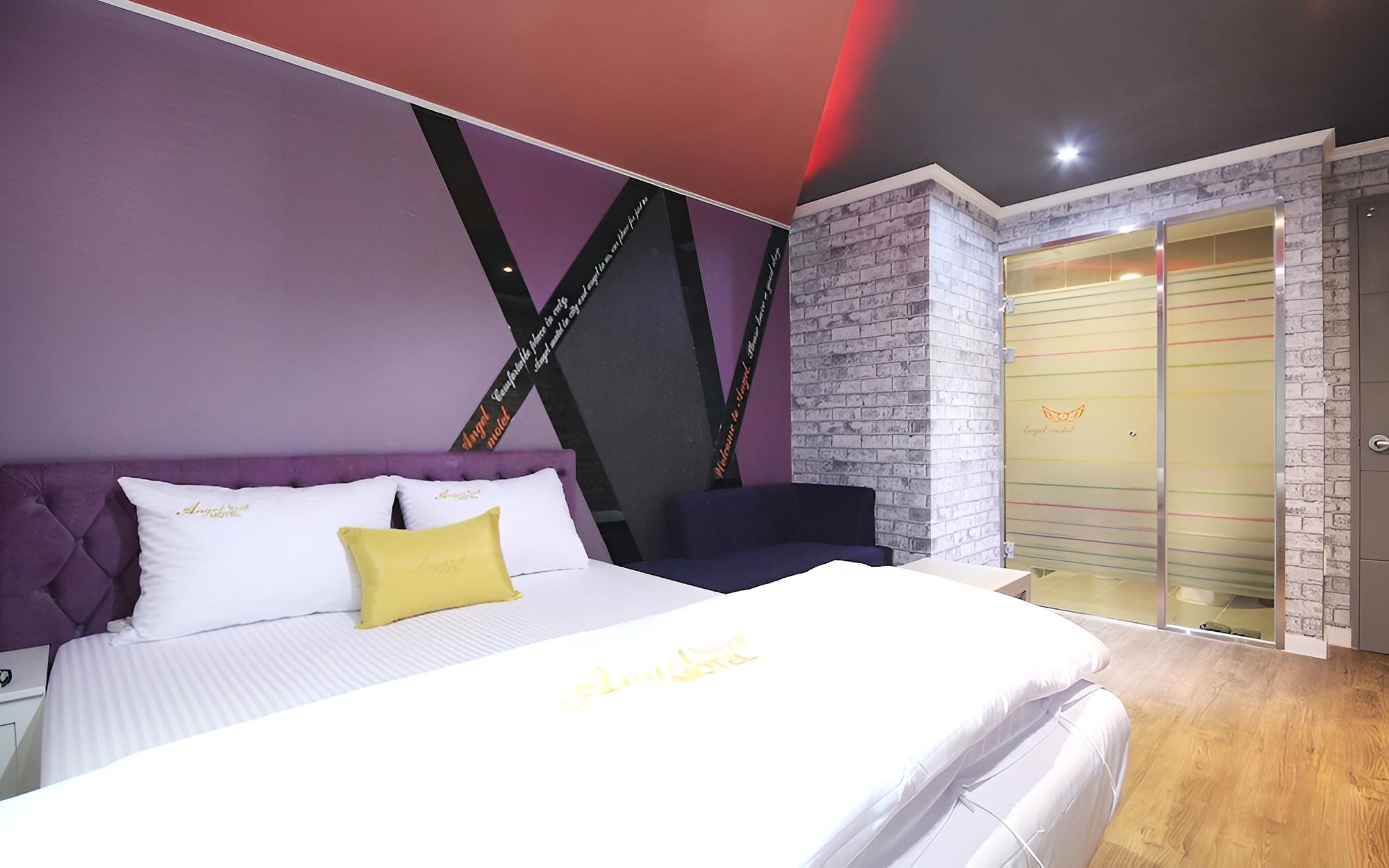 Room (Standard Room) - Photo 7