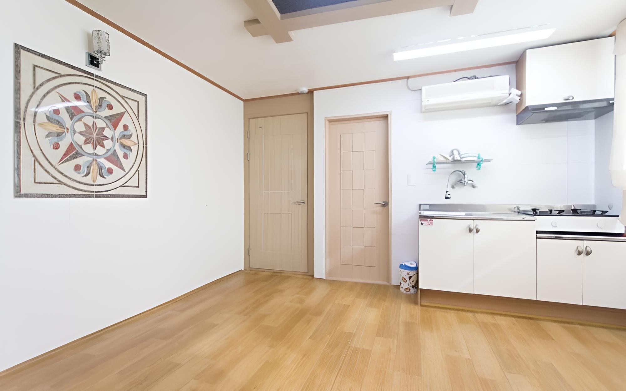 Room (Camellia Room (2F Two Room))